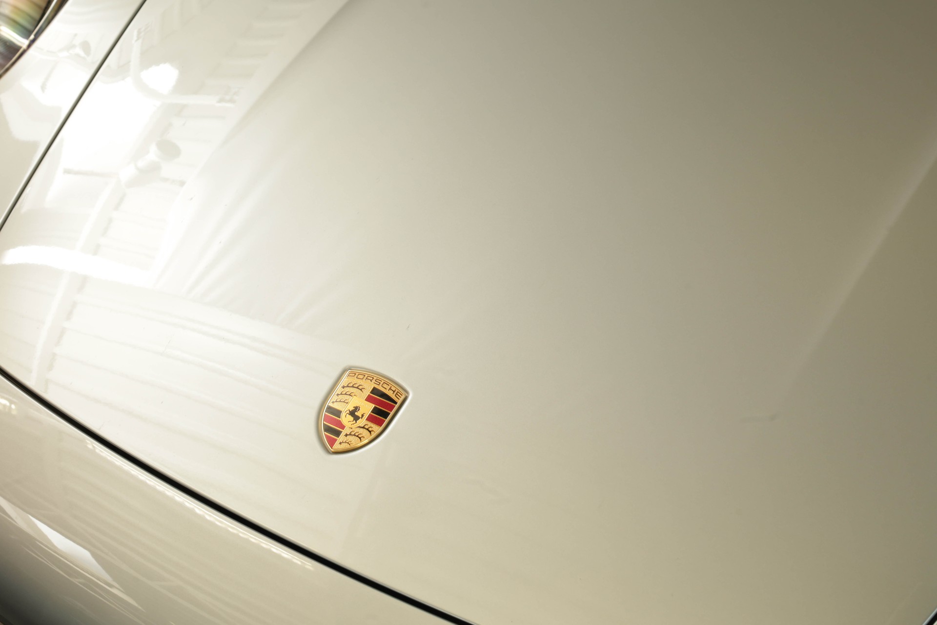 PORSCHE 911 Targa 4 PDK • Échappement sport • BOSE • Cuir intégral brun-image-27
