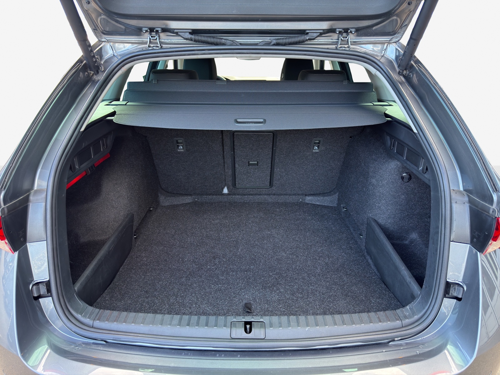 SKODA Octavia Combi 1.5 TSI mHEV DSG Dynamic-image-12