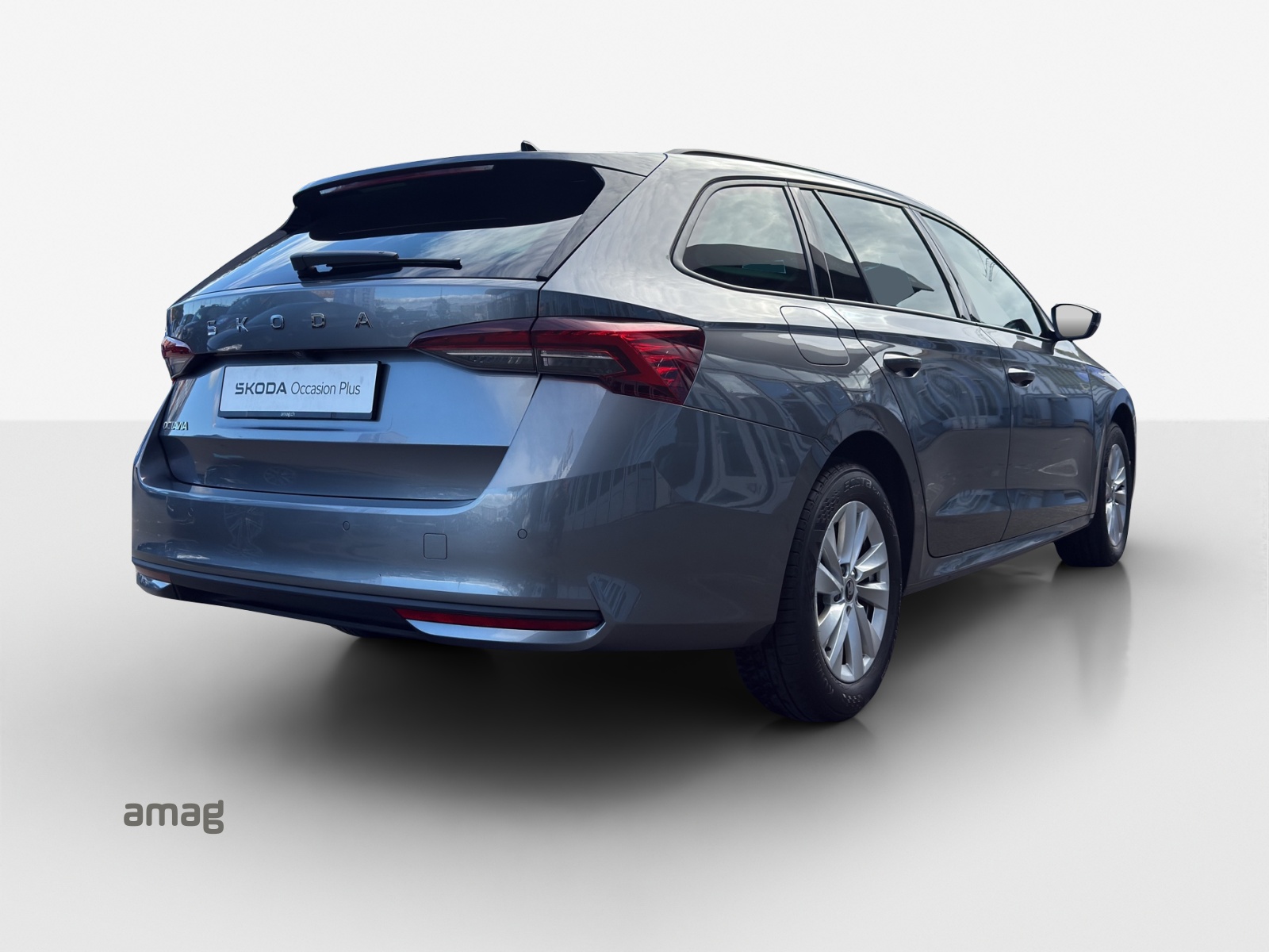SKODA Octavia Combi 1.5 TSI mHEV DSG Dynamic-image-4