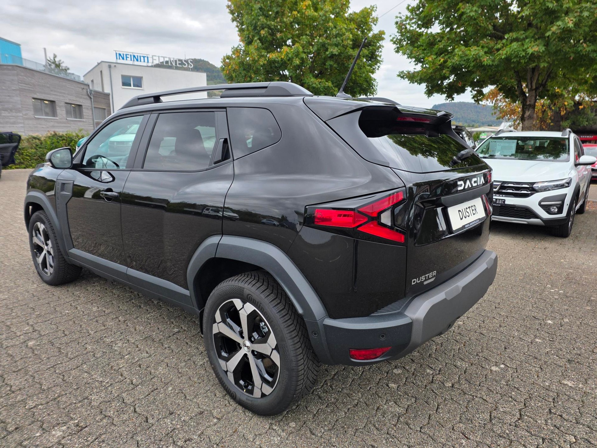 DACIA Duster 1.2 Hybrid Journey 4WD-image-2