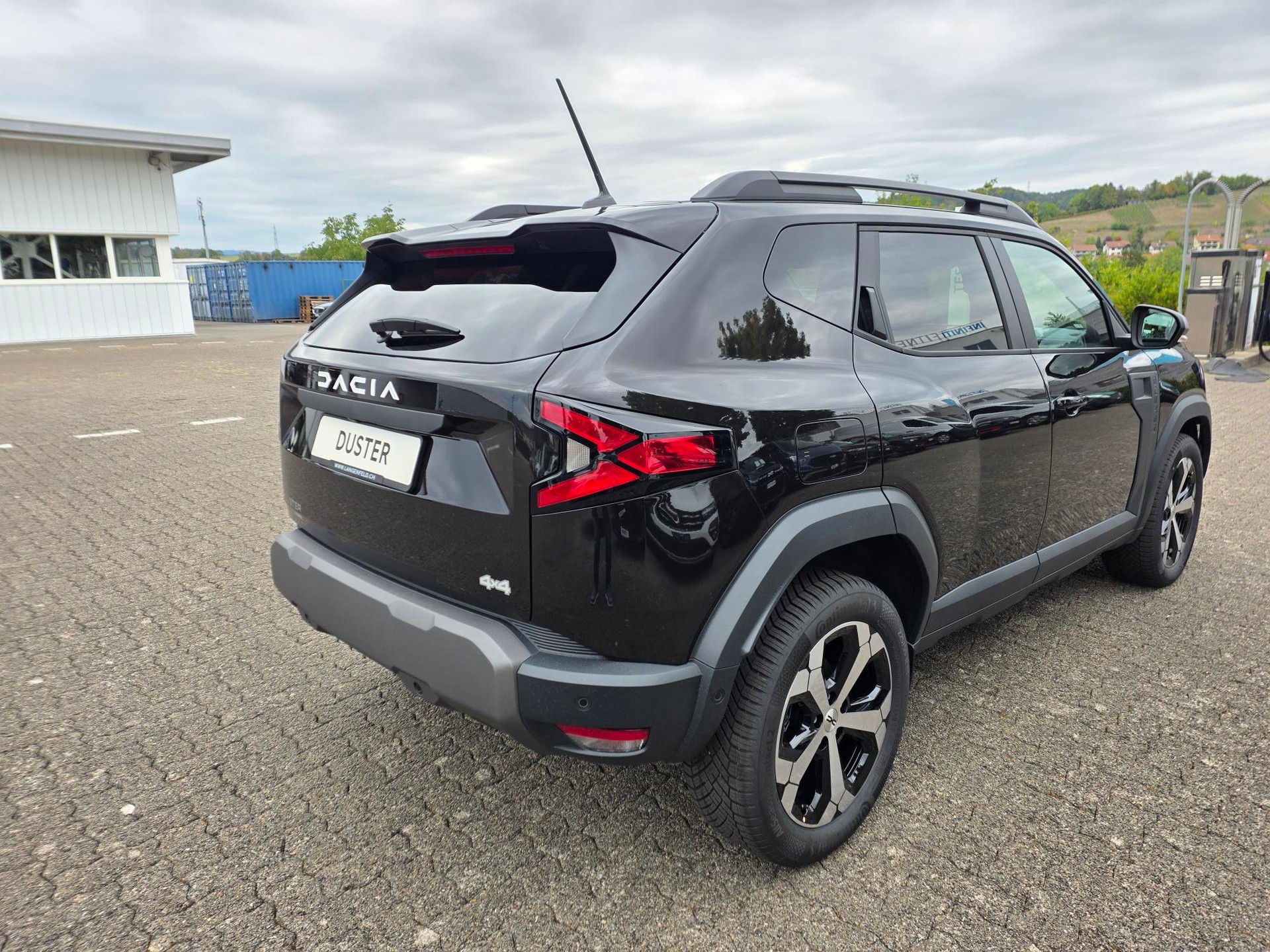 DACIA Duster 1.2 Hybrid Journey 4WD-image-3