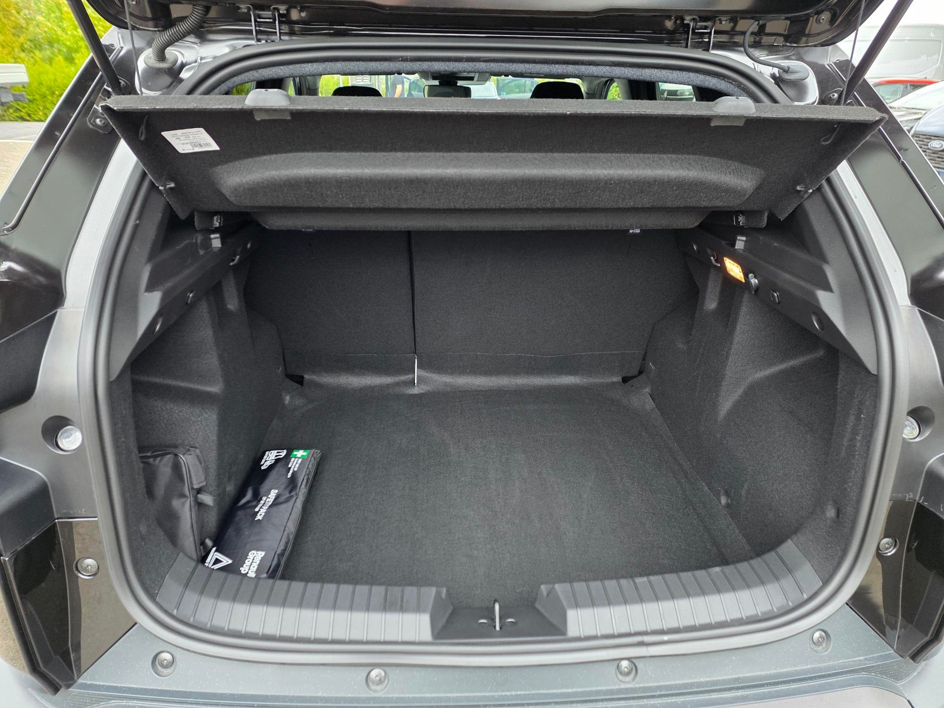 DACIA Duster 1.2 Hybrid Journey 4WD-image-9
