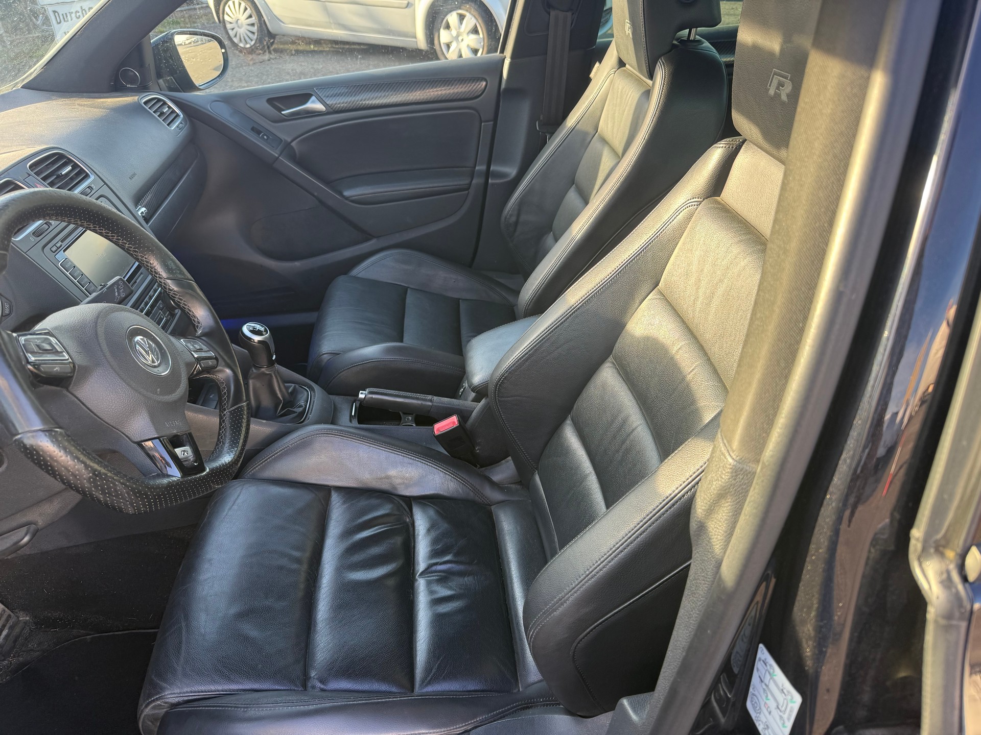 VW Golf 2.0 TSI R Team 4Motion-image-6