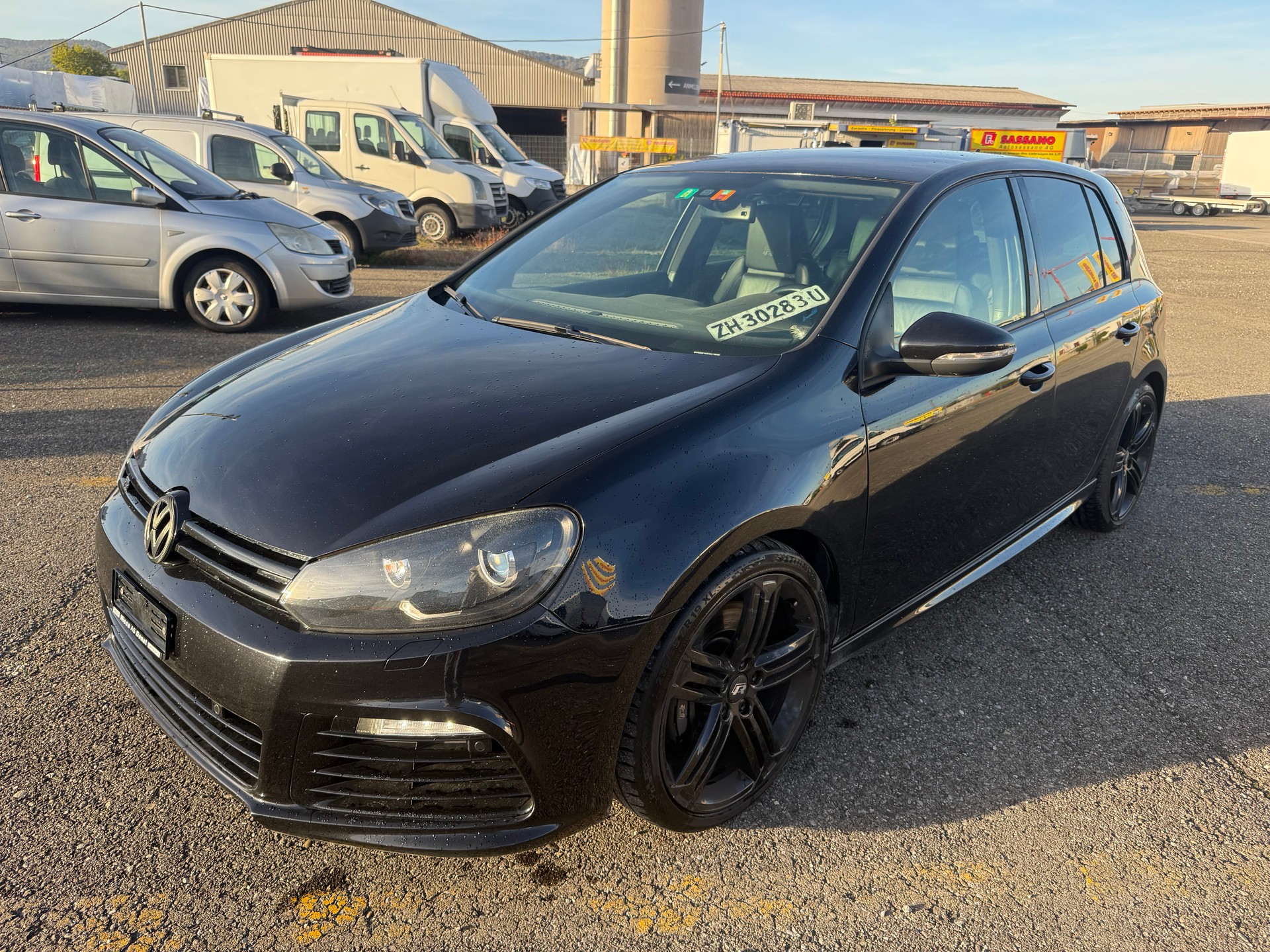 VW Golf 2.0 TSI R Team 4Motion-image-1