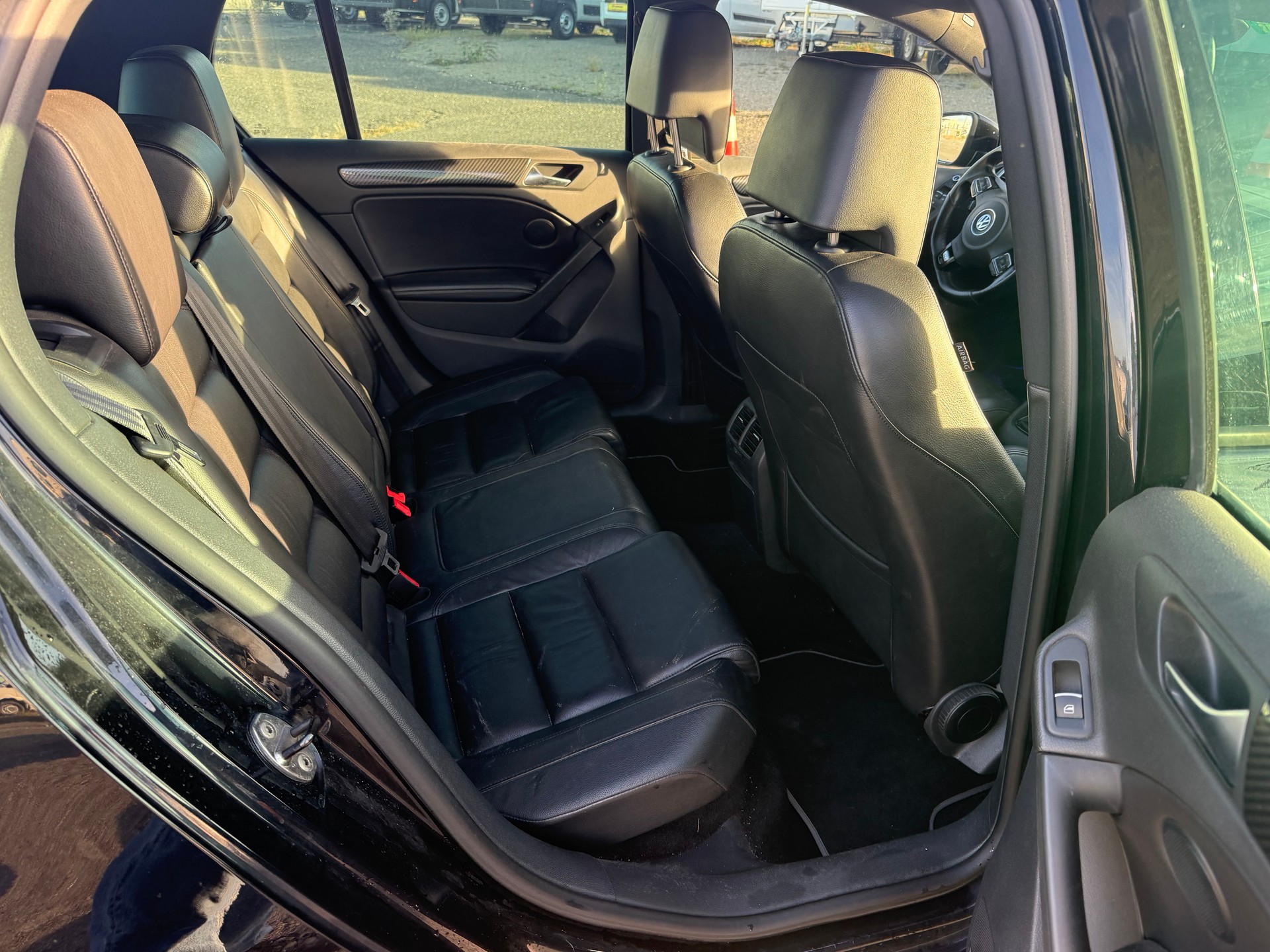 VW Golf 2.0 TSI R Team 4Motion-image-8