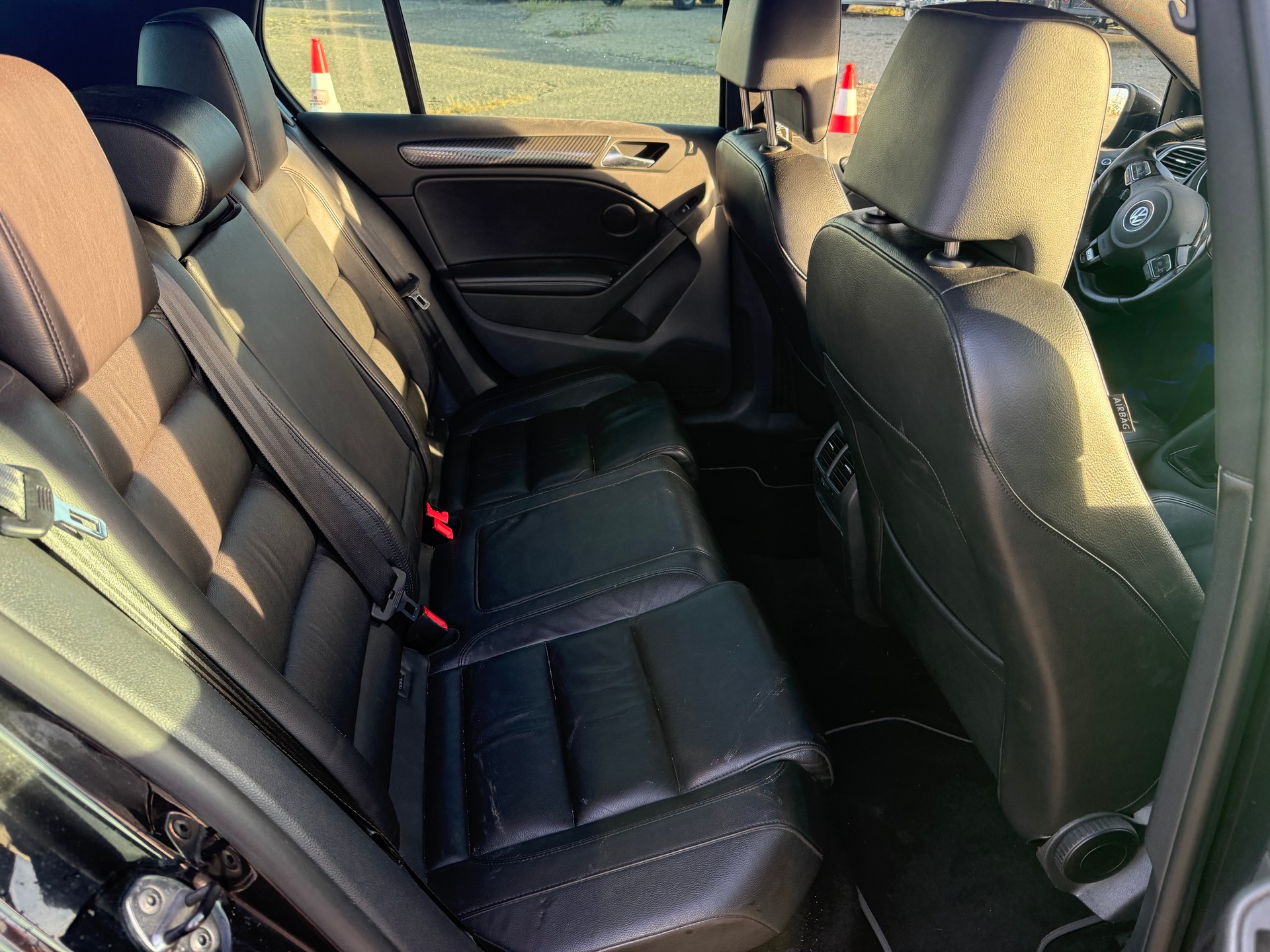 VW Golf 2.0 TSI R Team 4Motion-image-7