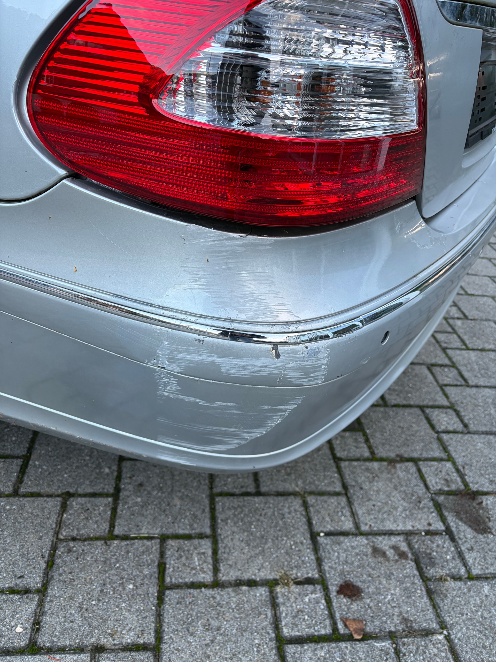 MERCEDES-BENZ E 350 V6 4matic-image-4