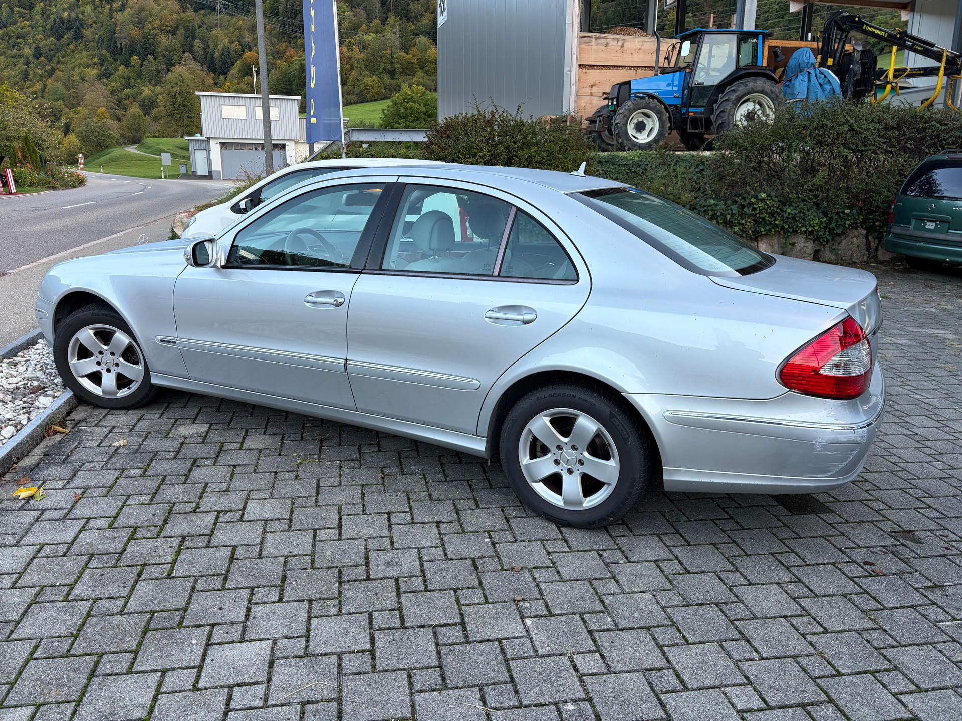 MERCEDES-BENZ E 350 V6 4matic-image-2