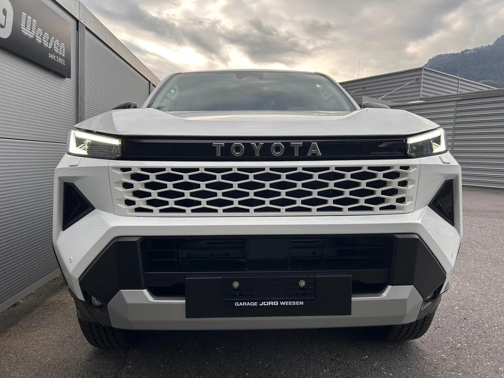 TOYOTA Hilux Double Cab.-Pick-up 2.8 D-4D MHEV 204 Advanced-image-1