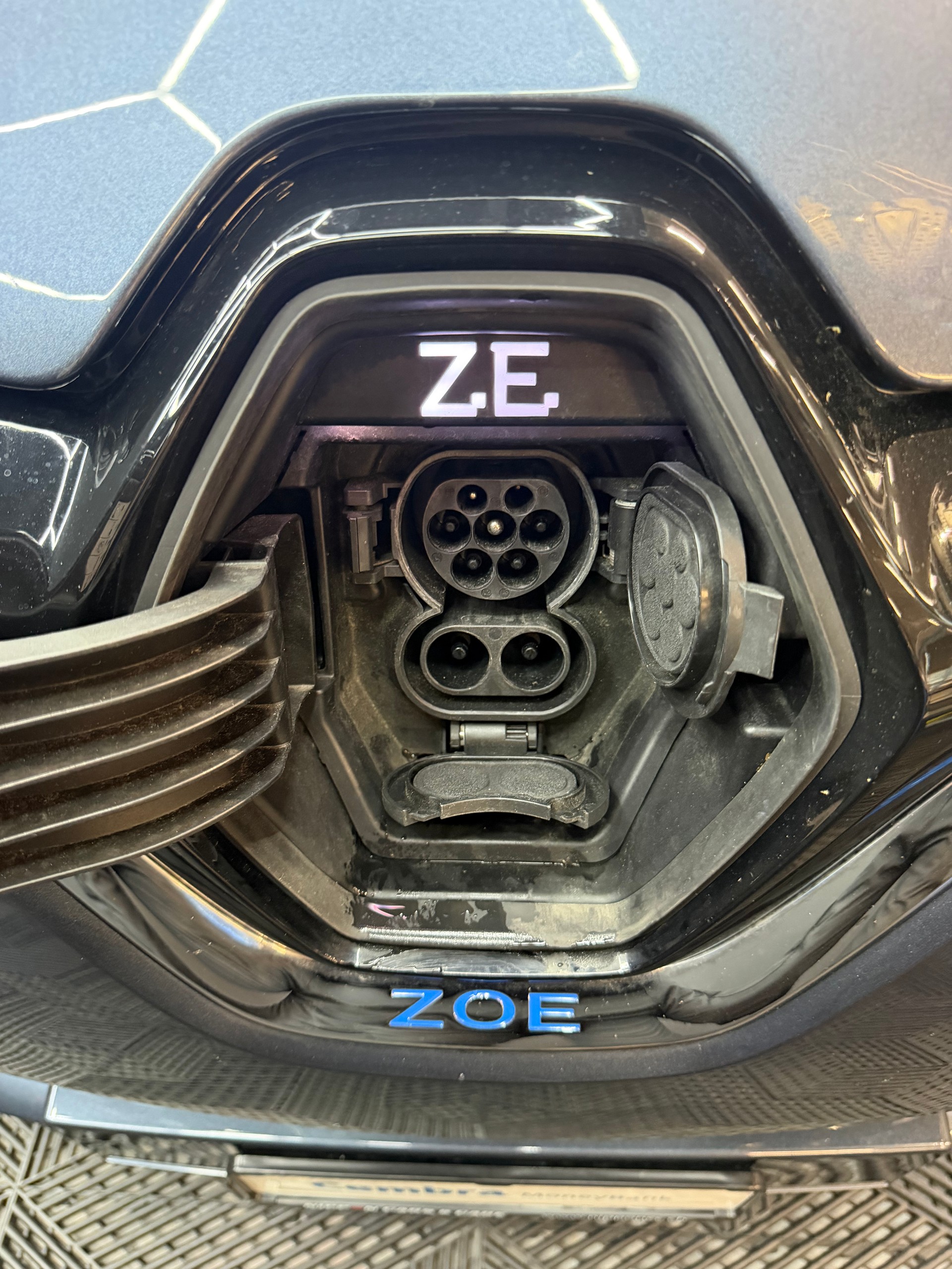 RENAULT Zoe Intens R135 (incl. Batterie)-image-18