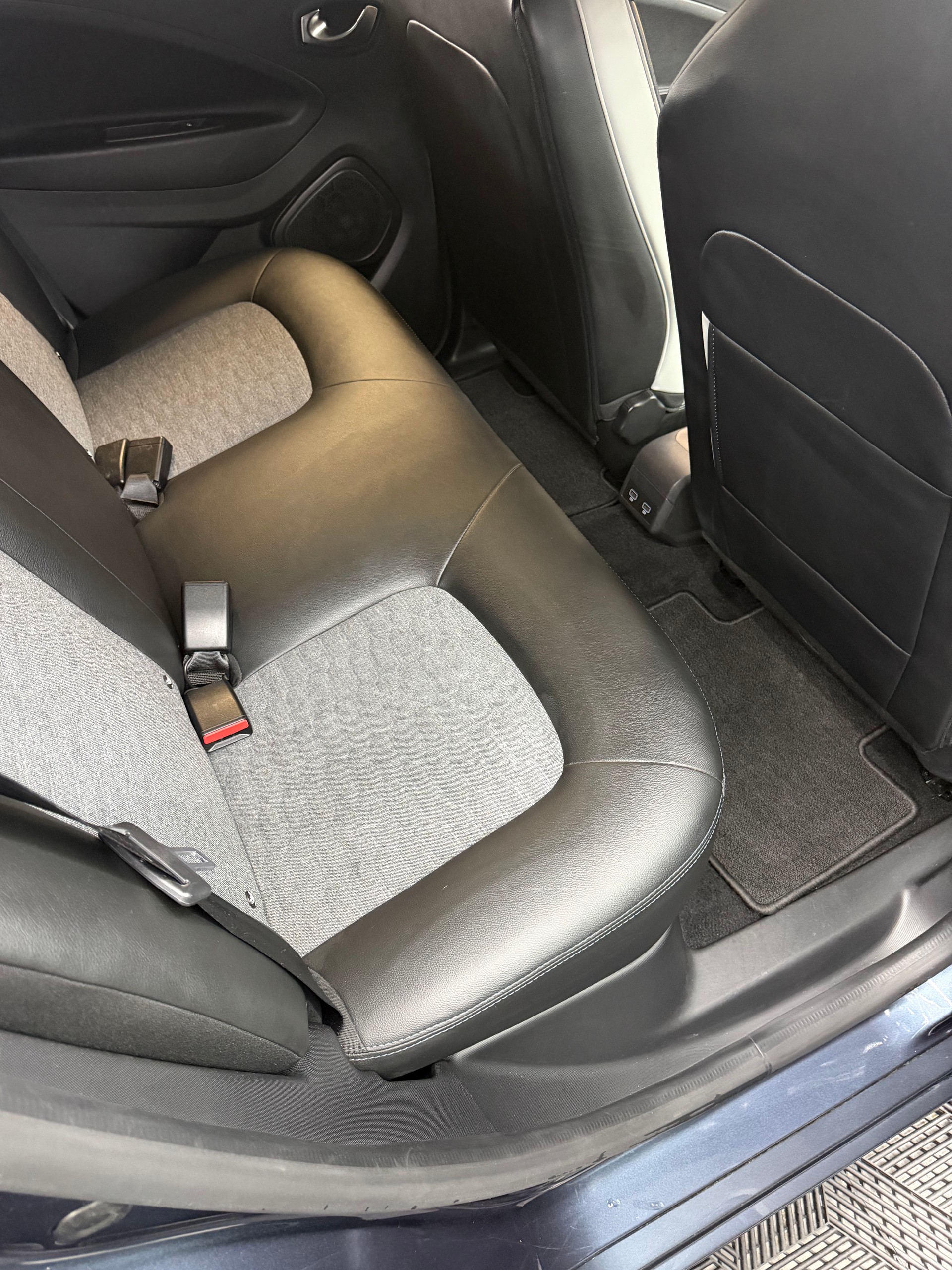 RENAULT Zoe Intens R135 (incl. Batterie)-image-9