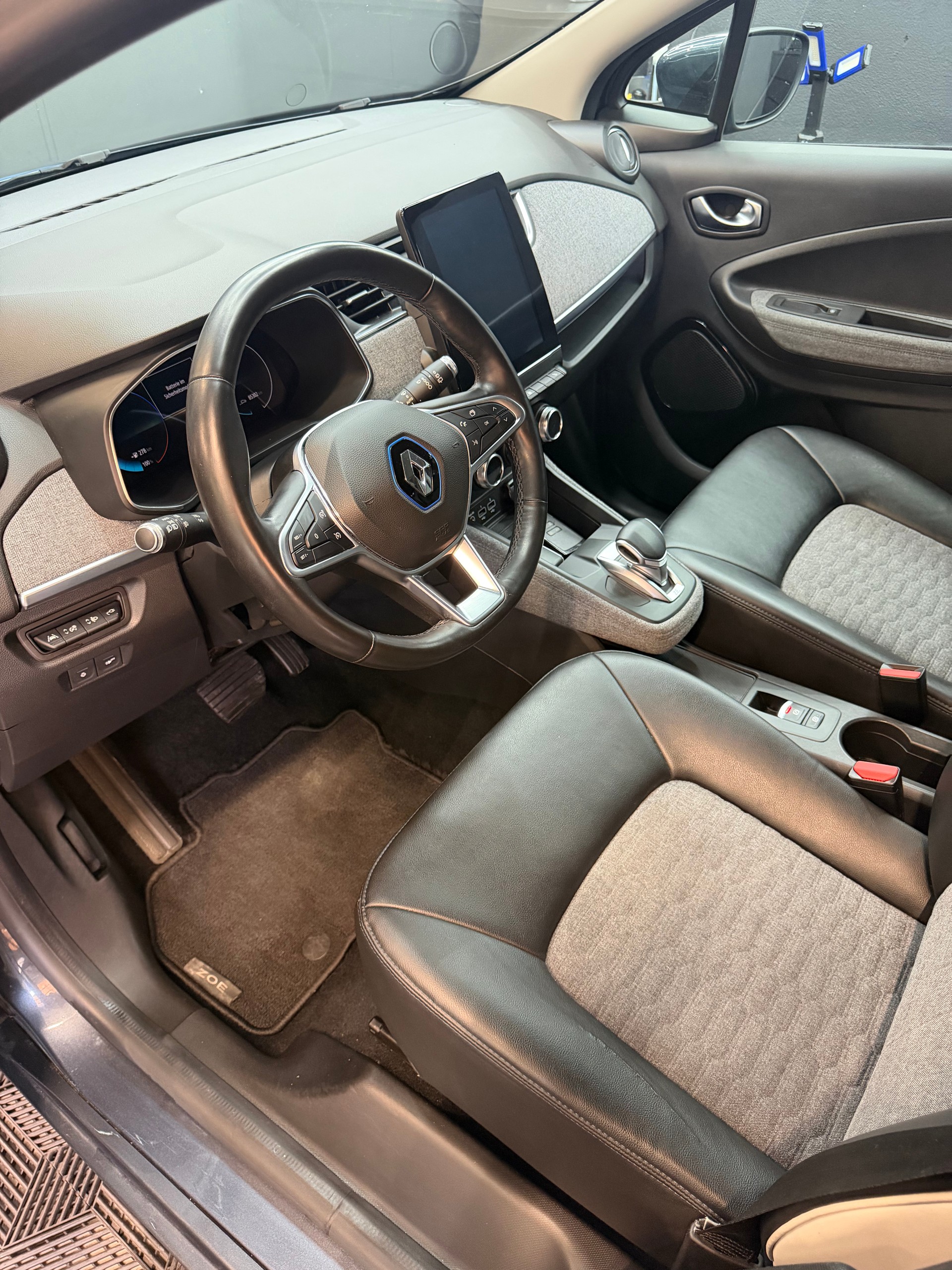 RENAULT Zoe Intens R135 (incl. Batterie)-image-6