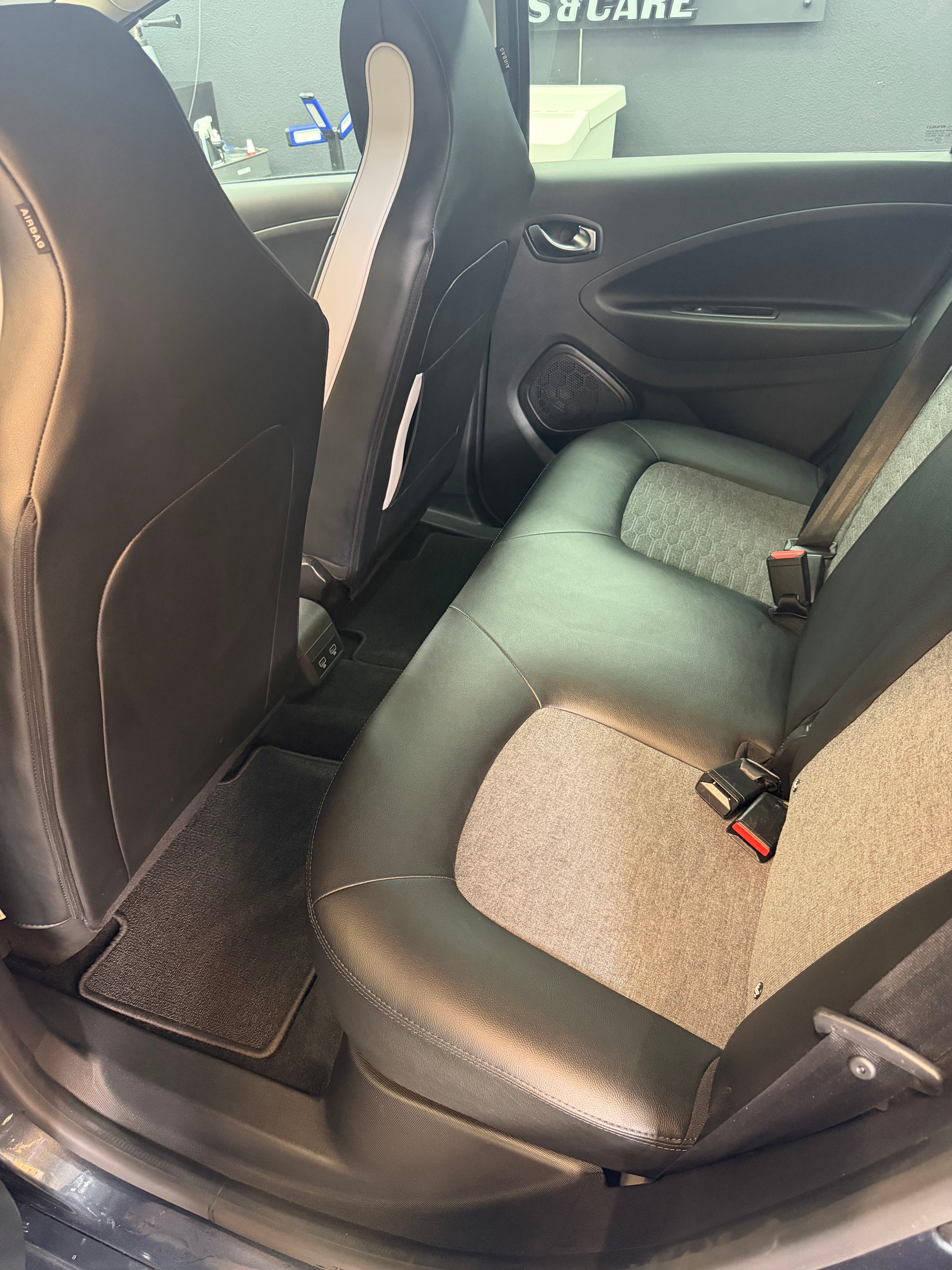 RENAULT Zoe Intens R135 (incl. Batterie)-image-10