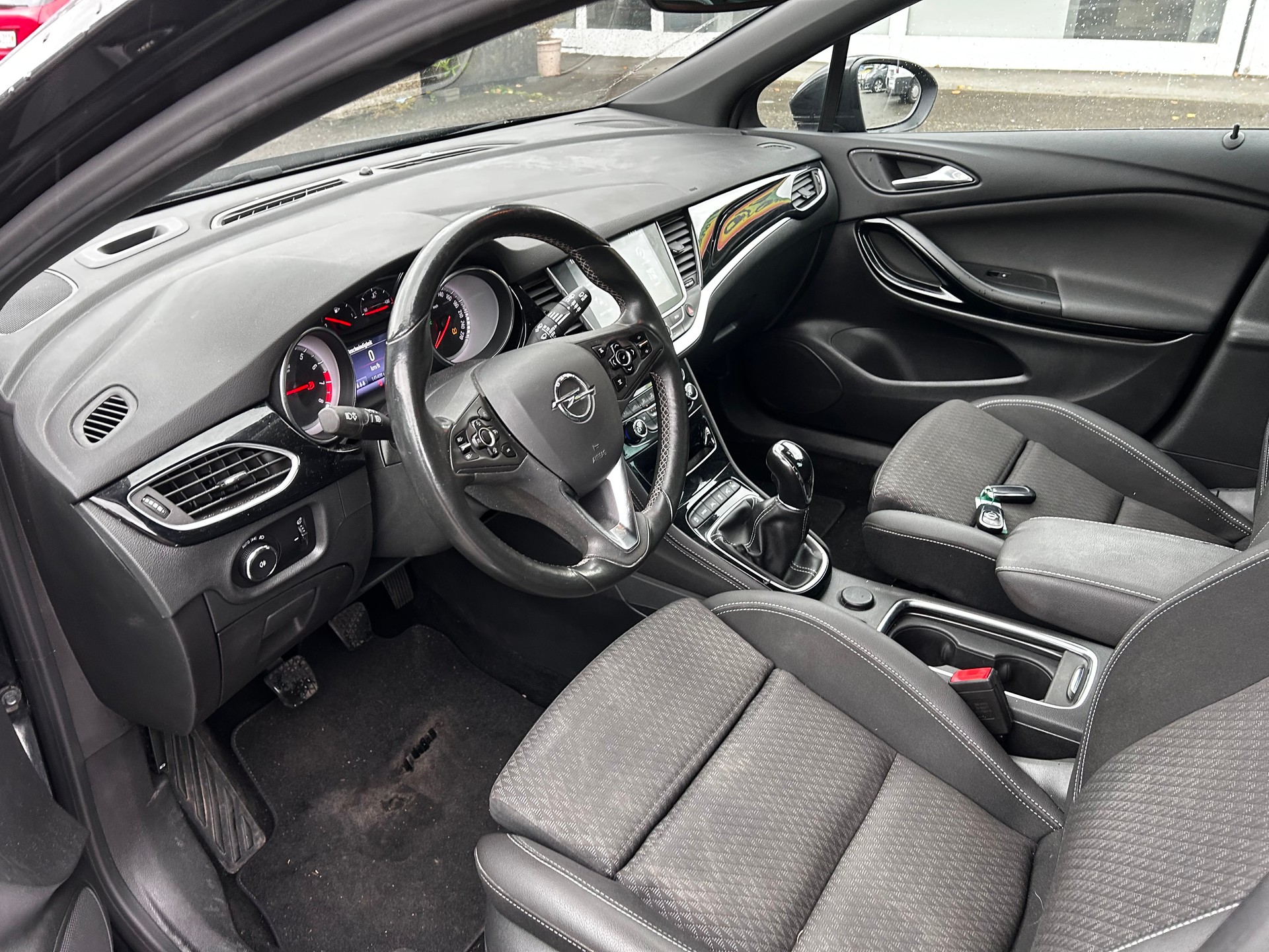 OPEL Astra 1.6i Turbo Excellence-image-10