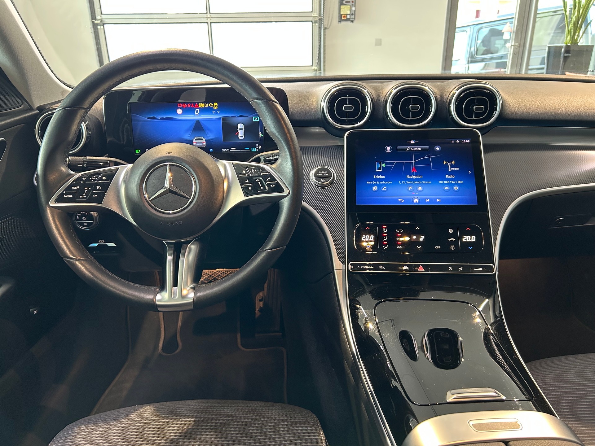MERCEDES-BENZ C 300 d Avantgarde-image-13