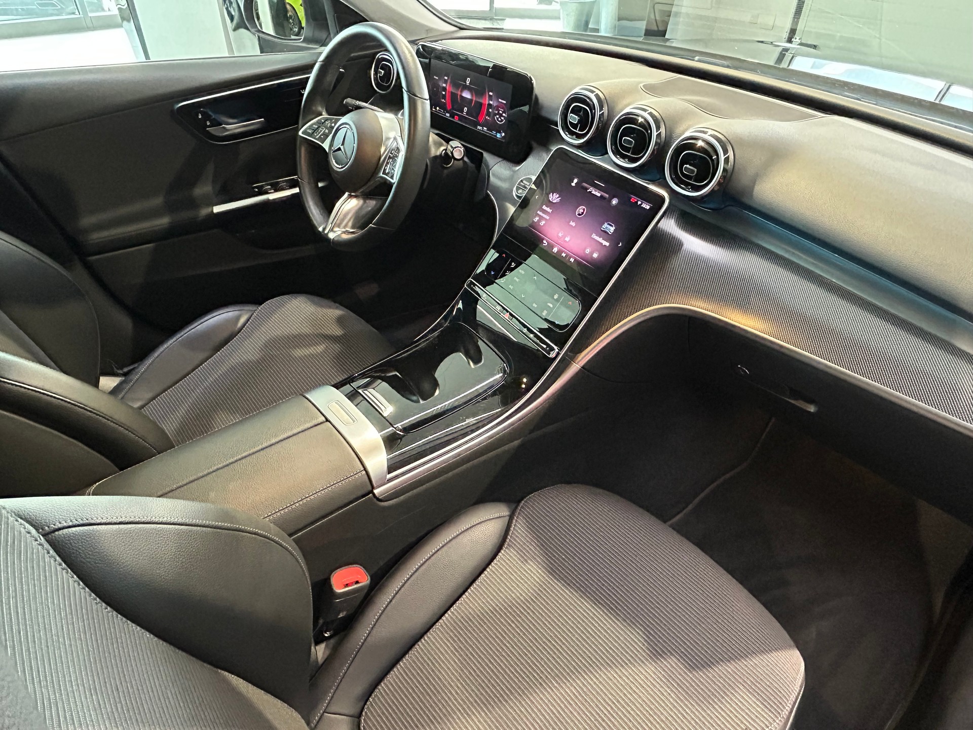 MERCEDES-BENZ C 300 d Avantgarde-image-11