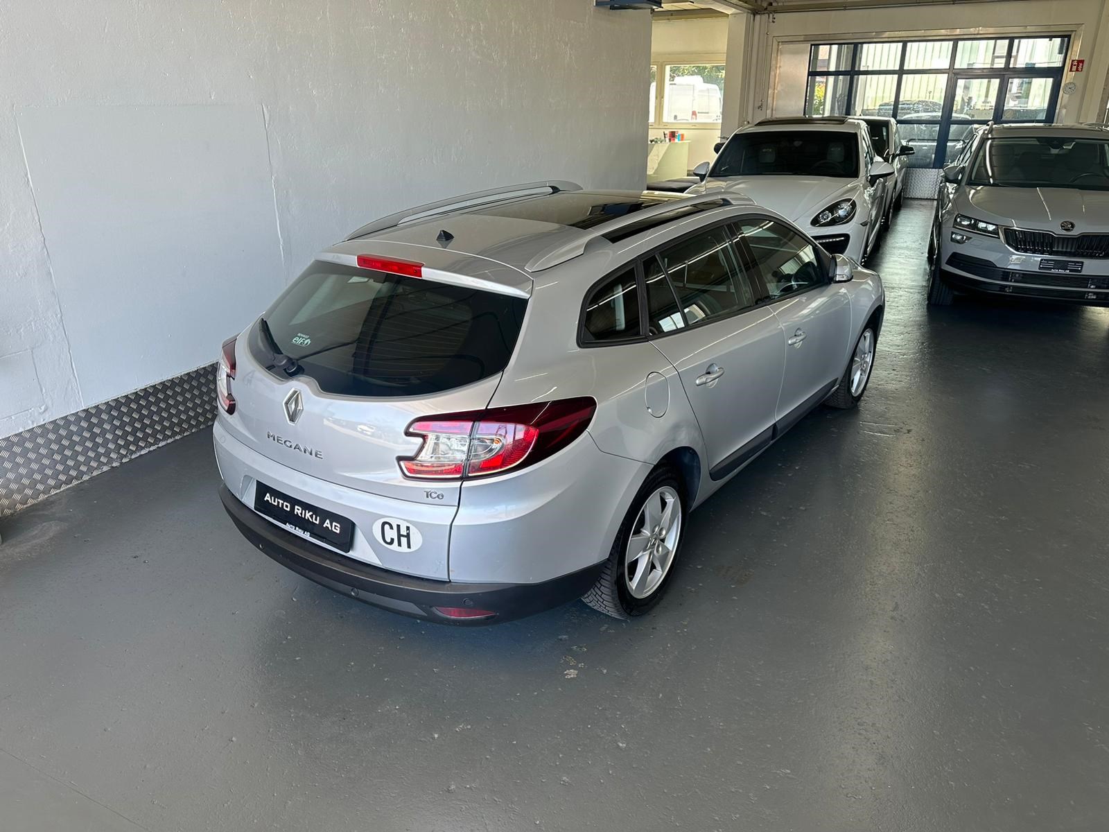 RENAULT Mégane Grandtour 1.4 16V Turbo Expression-image-6