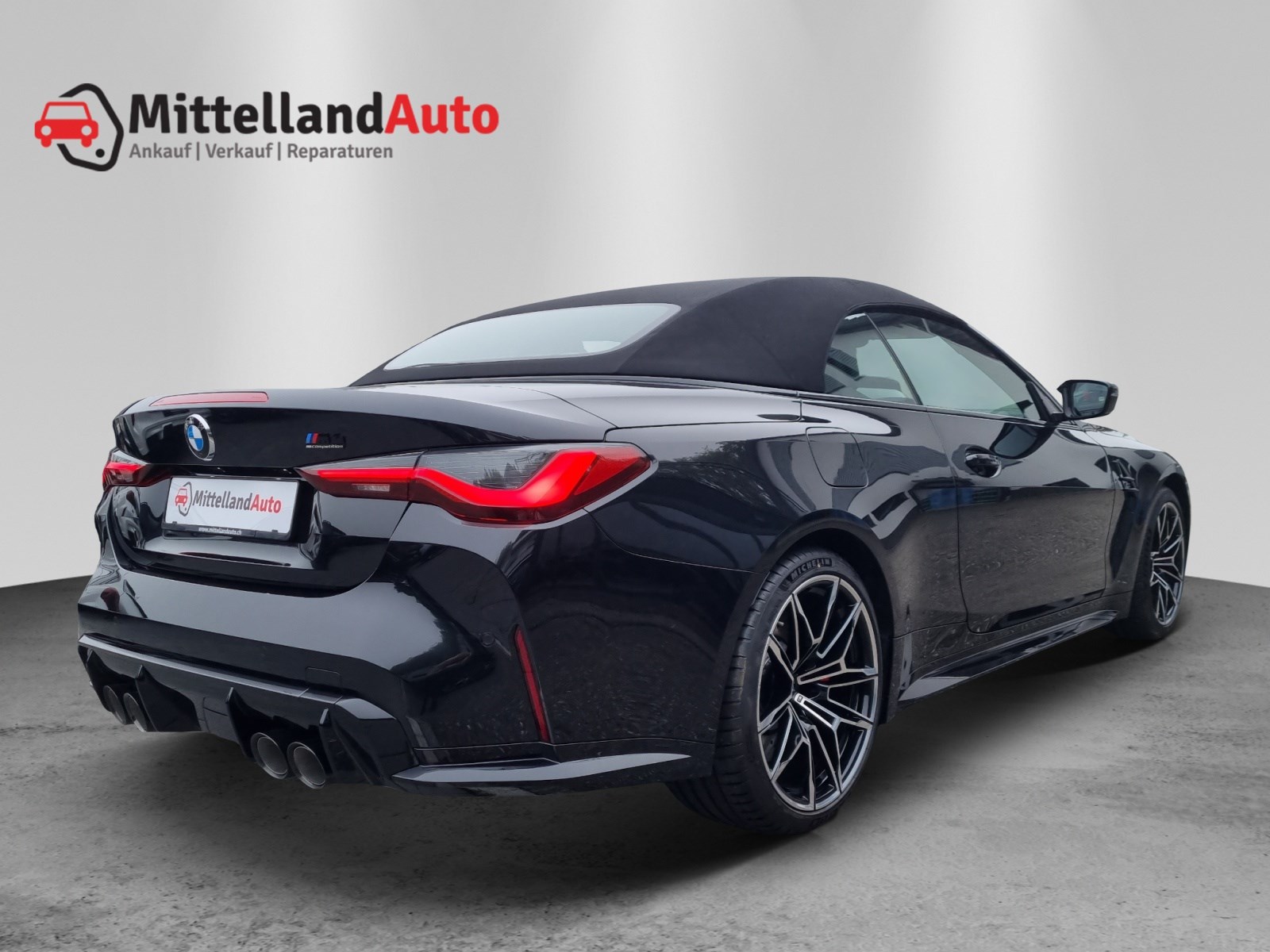 BMW M4 Cabrio Competition M xDrive-image-12
