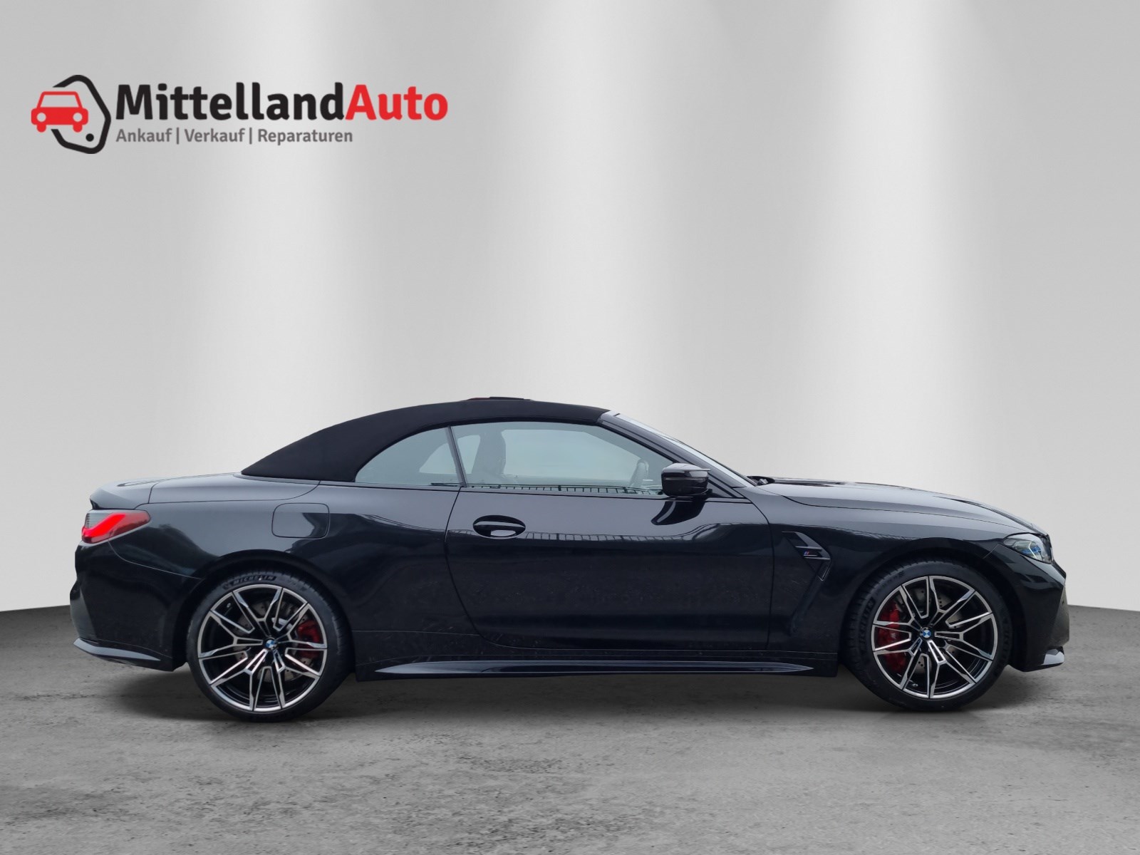 BMW M4 Cabrio Competition M xDrive-image-3