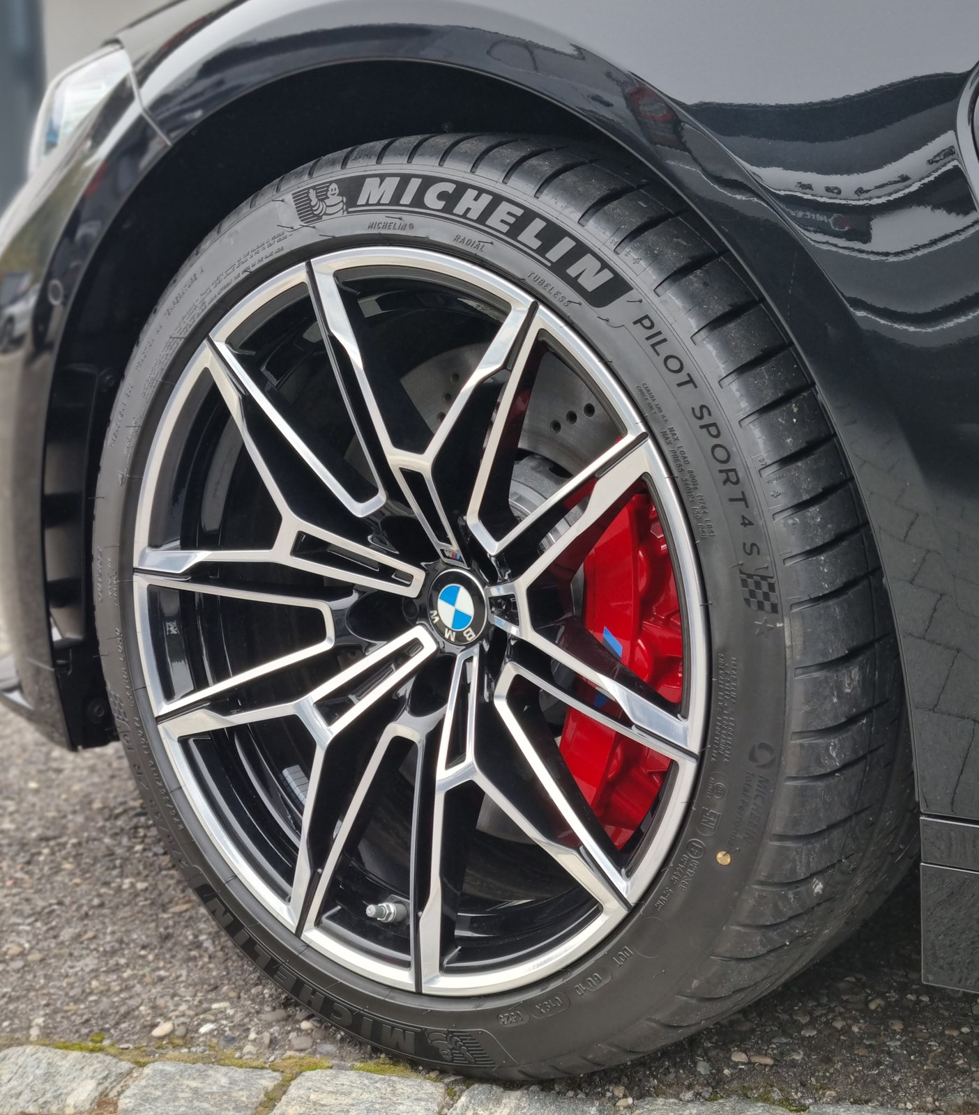 BMW M4 Cabrio Competition M xDrive-image-4