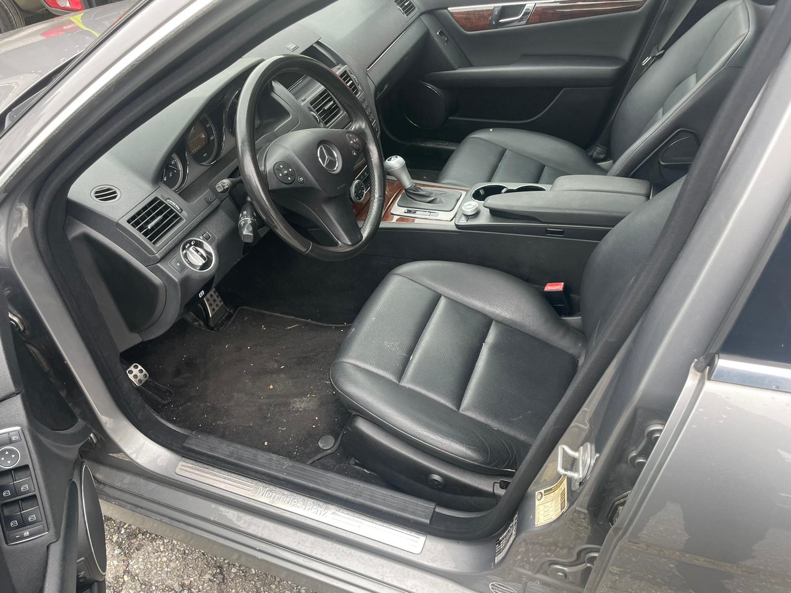 MERCEDES-BENZ C 300 (280) Avantgarde 4Matic 7G-Tronic-image-6
