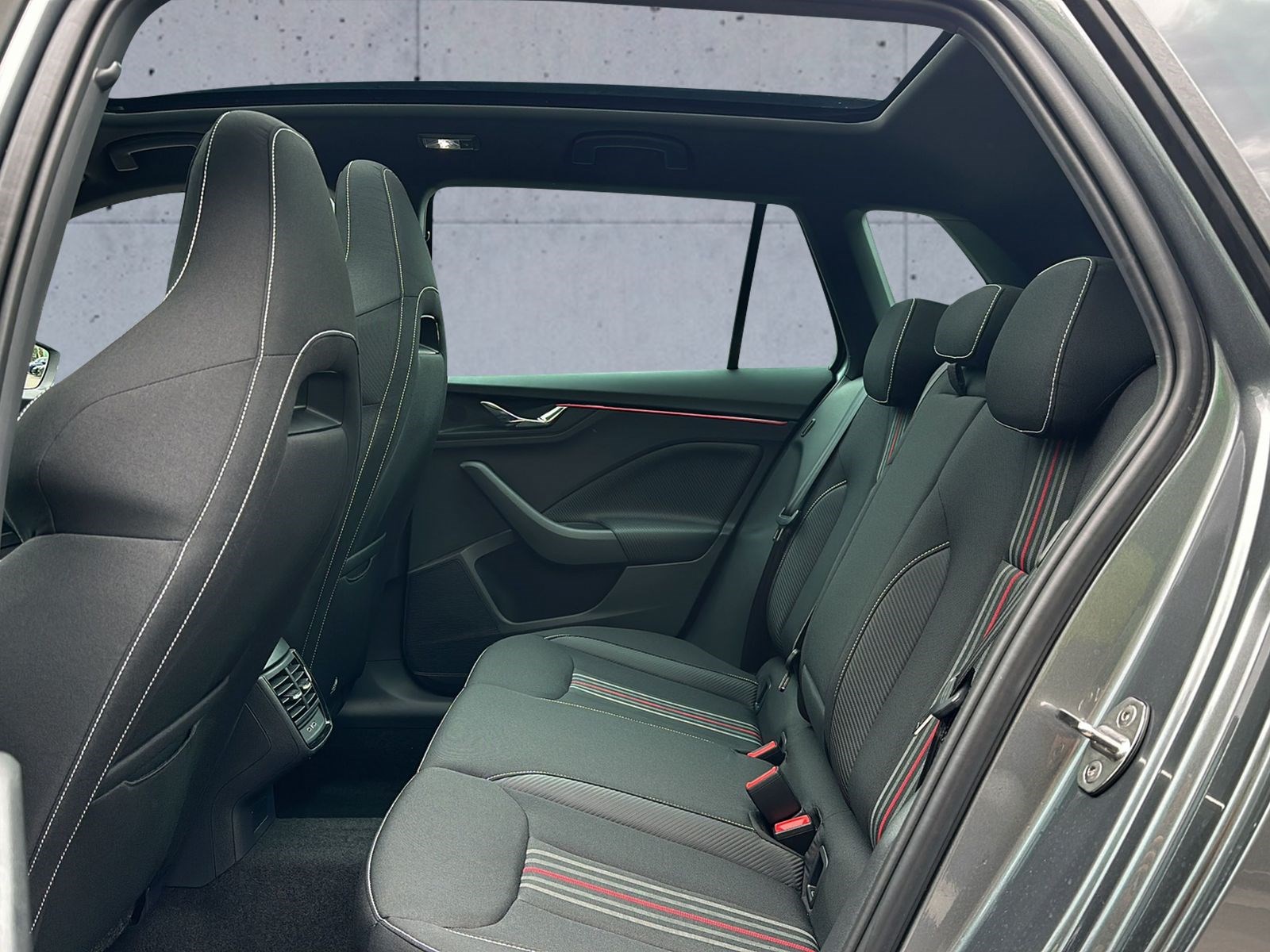 SKODA Kamiq 1.0 TSI Monte Carlo DSG-image-14