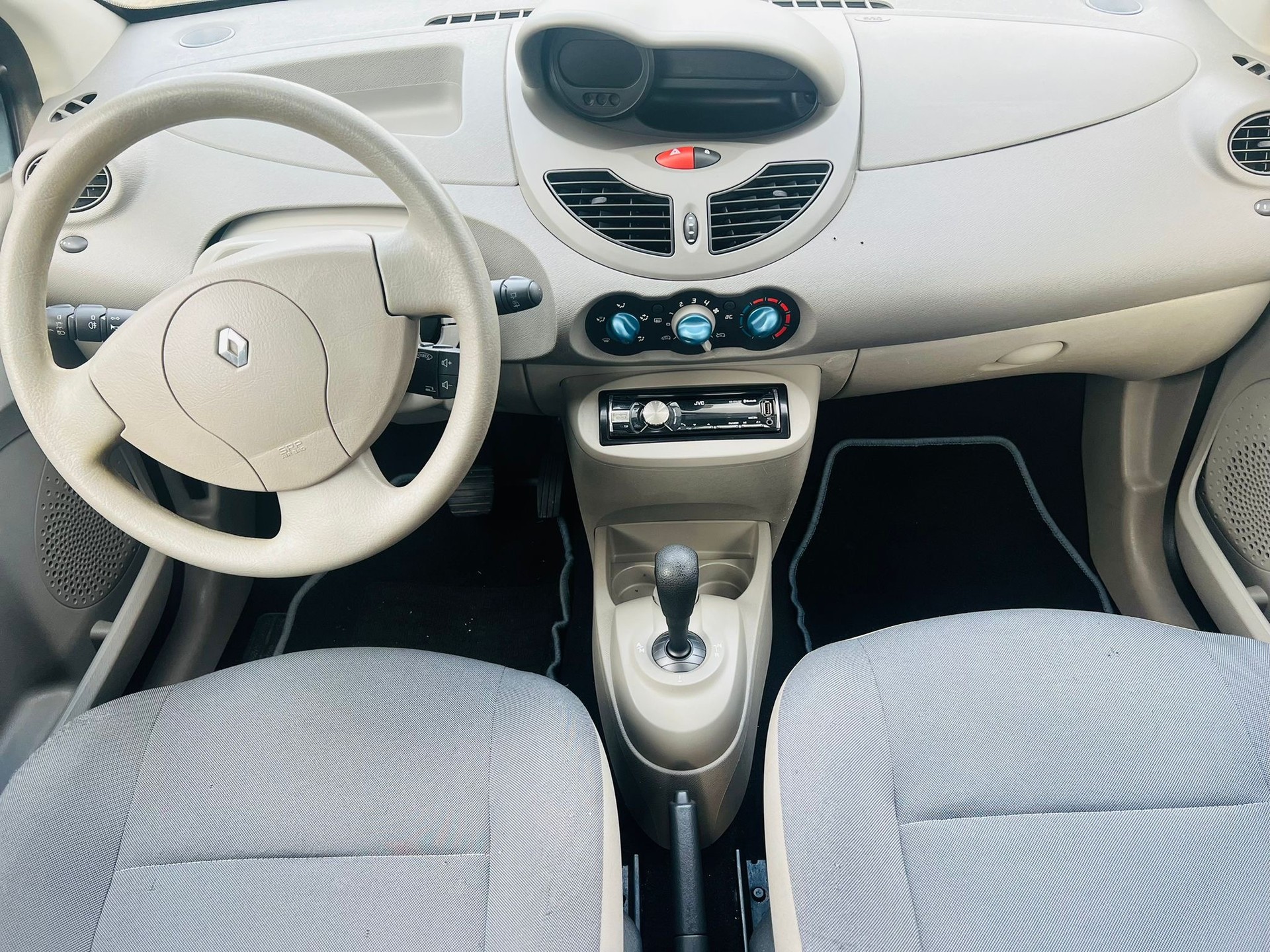 RENAULT Twingo 1.2 16V Expression Quickshift-image-5