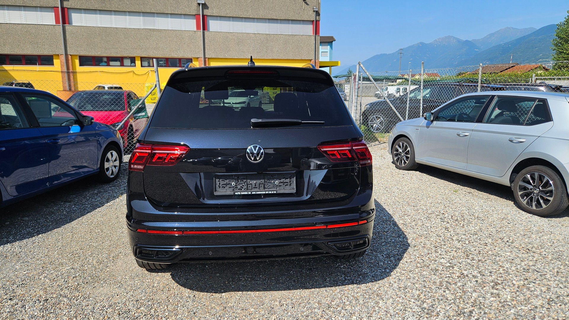 VW Tiguan 2.0 TDI SCR R-Line 4Motion DSG-image-3