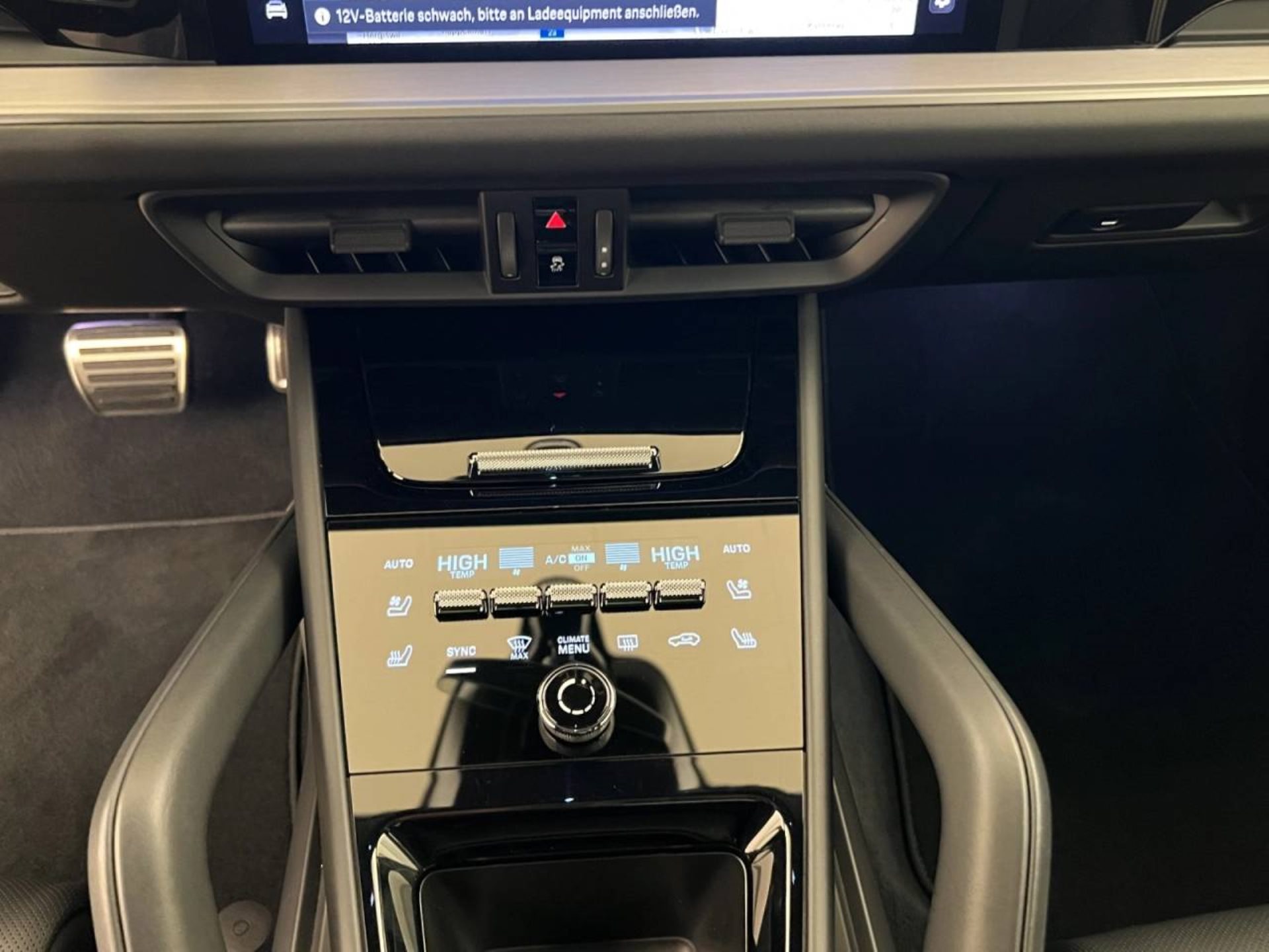 PORSCHE Cayenne S E-Hybrid-image-16