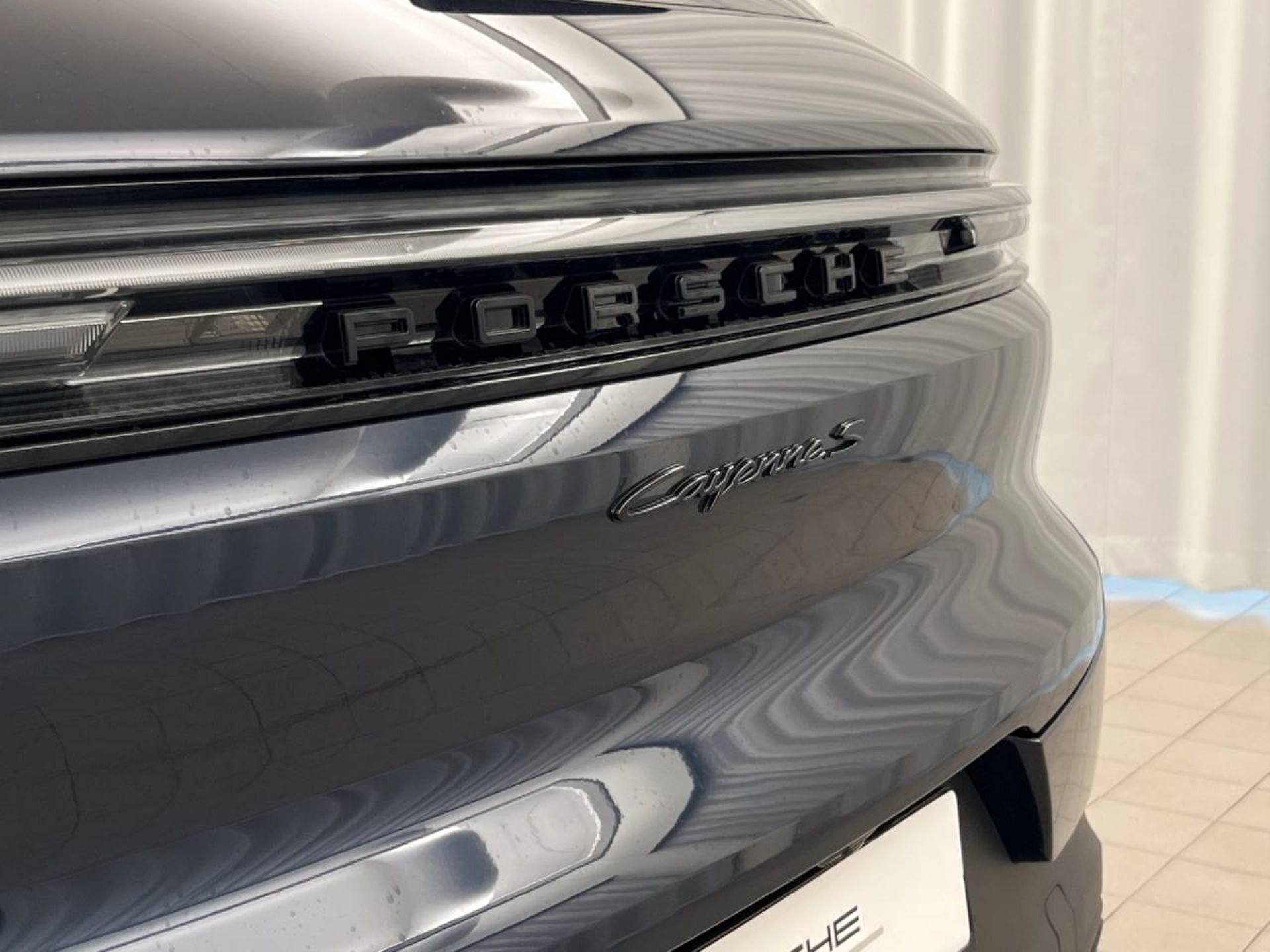 PORSCHE Cayenne S E-Hybrid-image-7