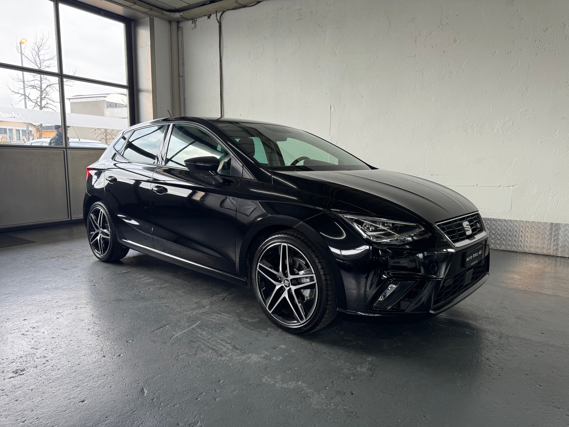 SEAT Ibiza 1.6TDI CR Swiss FR-image-1