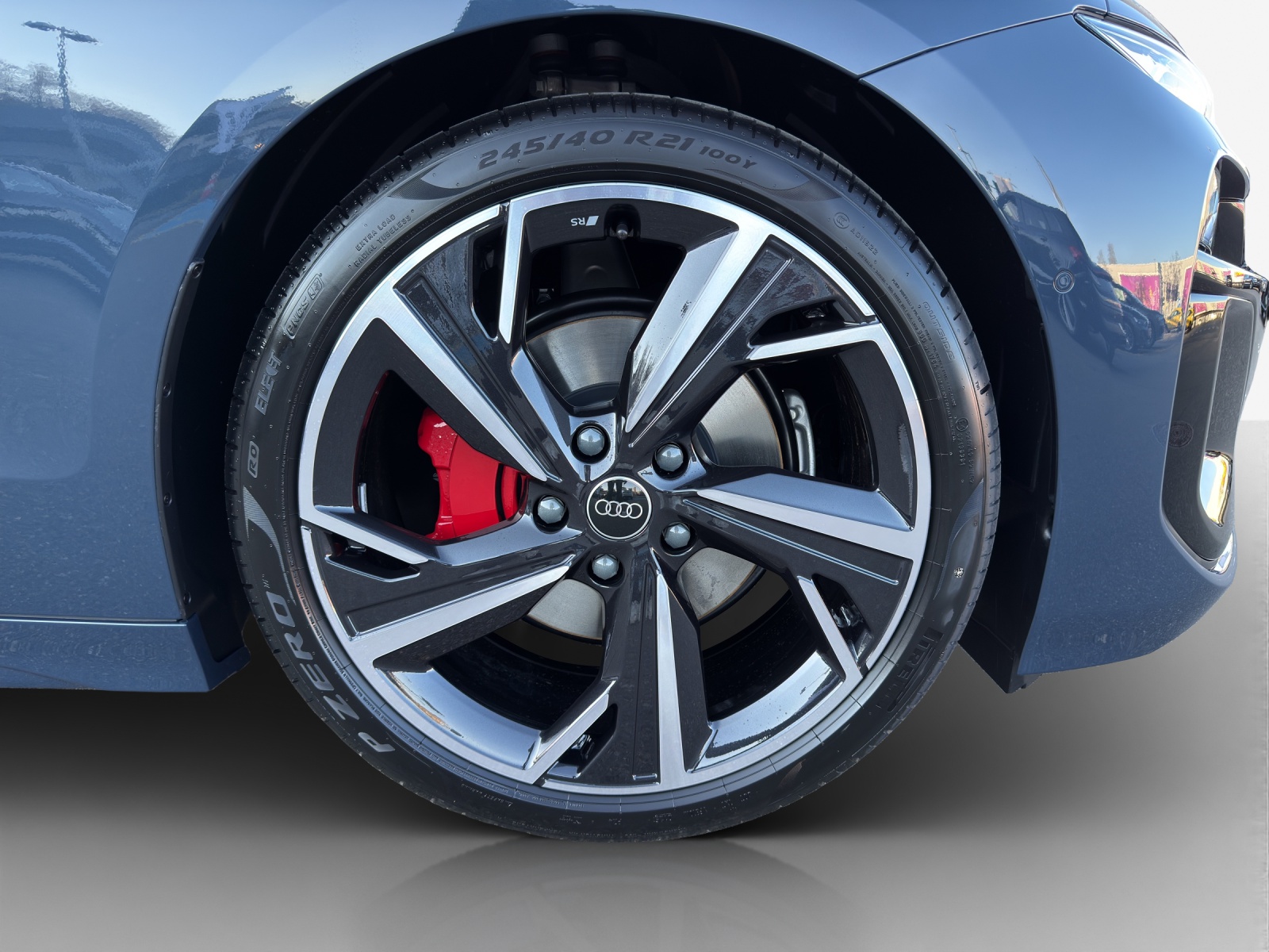 AUDI A6 Avant e-tron-image-15