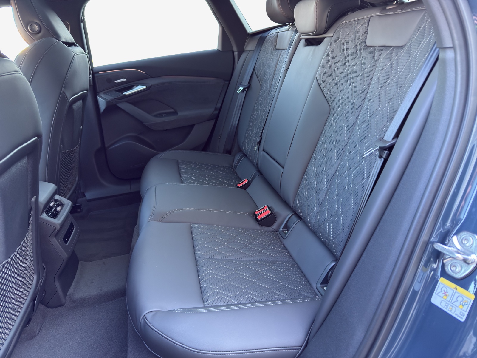 AUDI A6 Avant e-tron-image-11