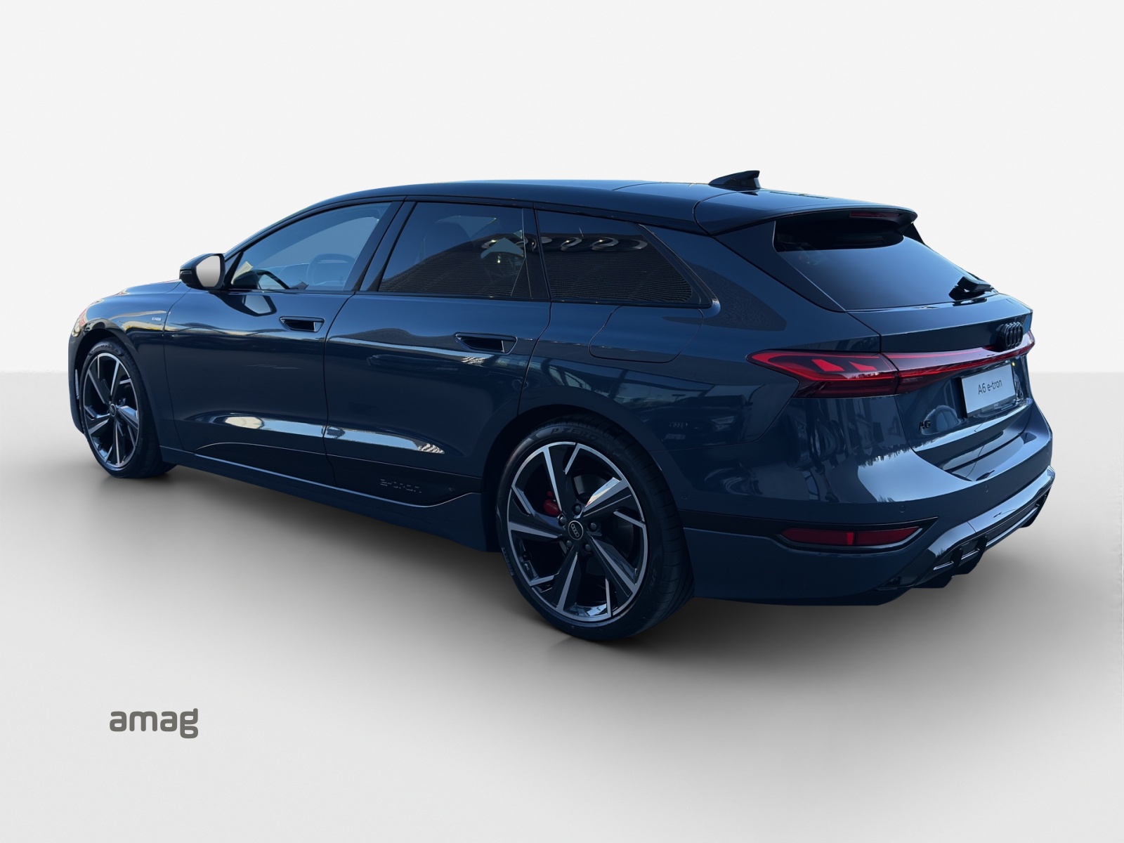 AUDI A6 Avant e-tron-image-2
