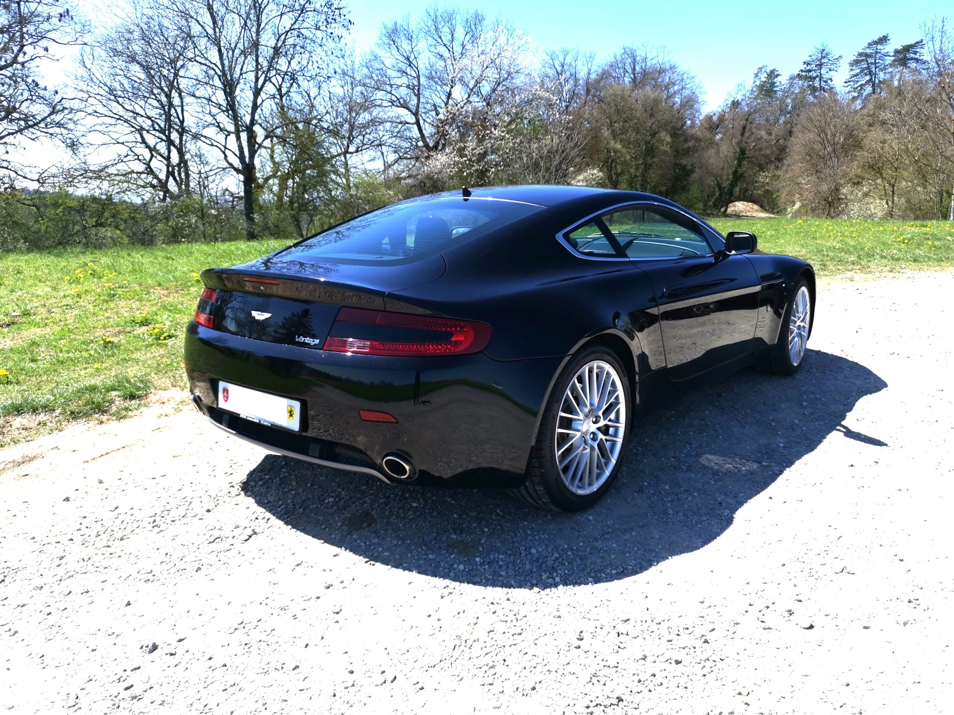 ASTON MARTIN V8 Vantage 4.3-image-4