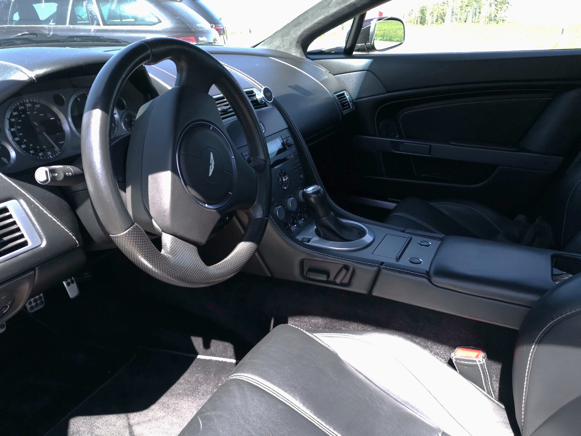 ASTON MARTIN V8 Vantage 4.3-image-5