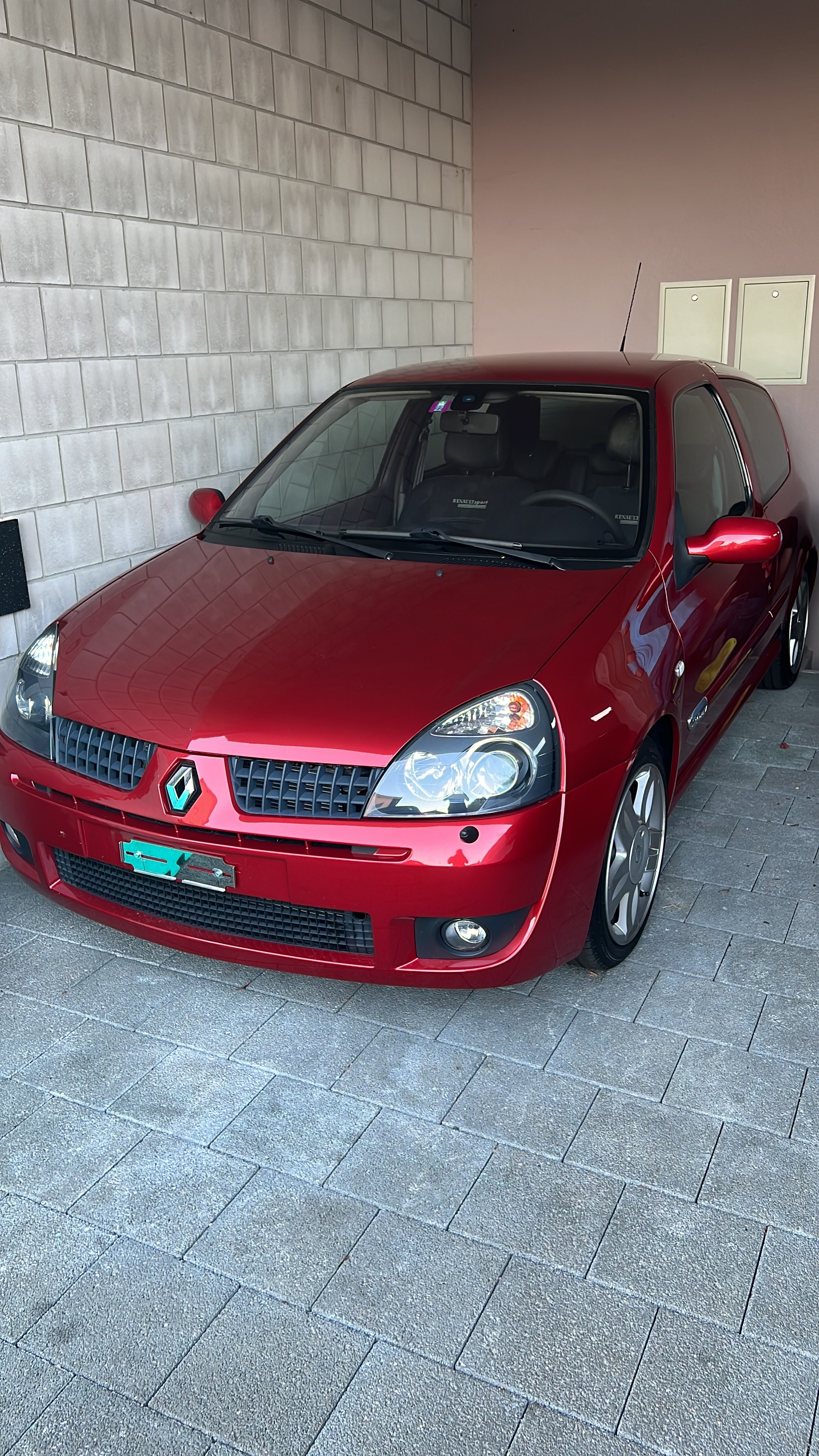 RENAULT Clio 2.0 16V Sport-image-17