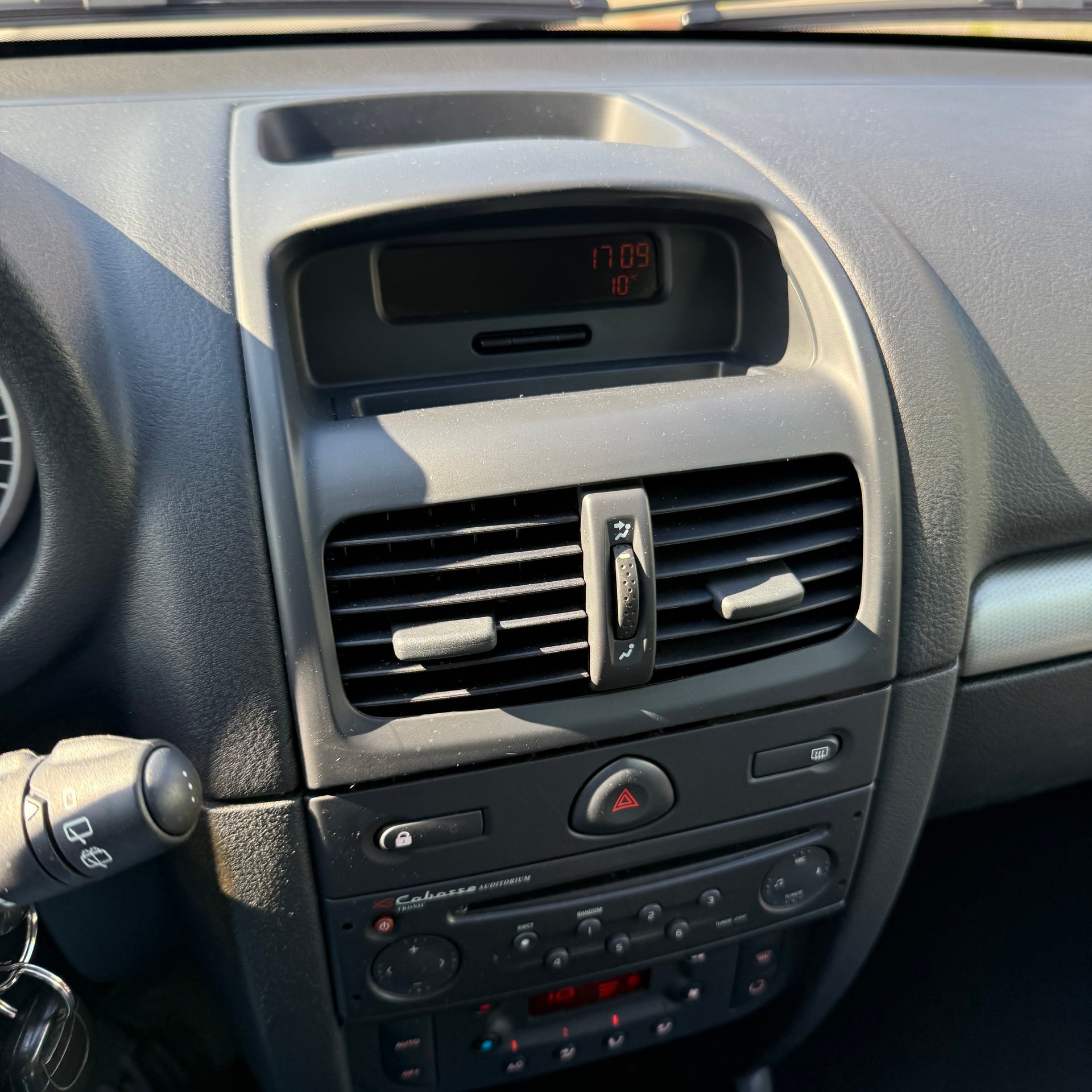 RENAULT Clio 2.0 16V Sport-image-7