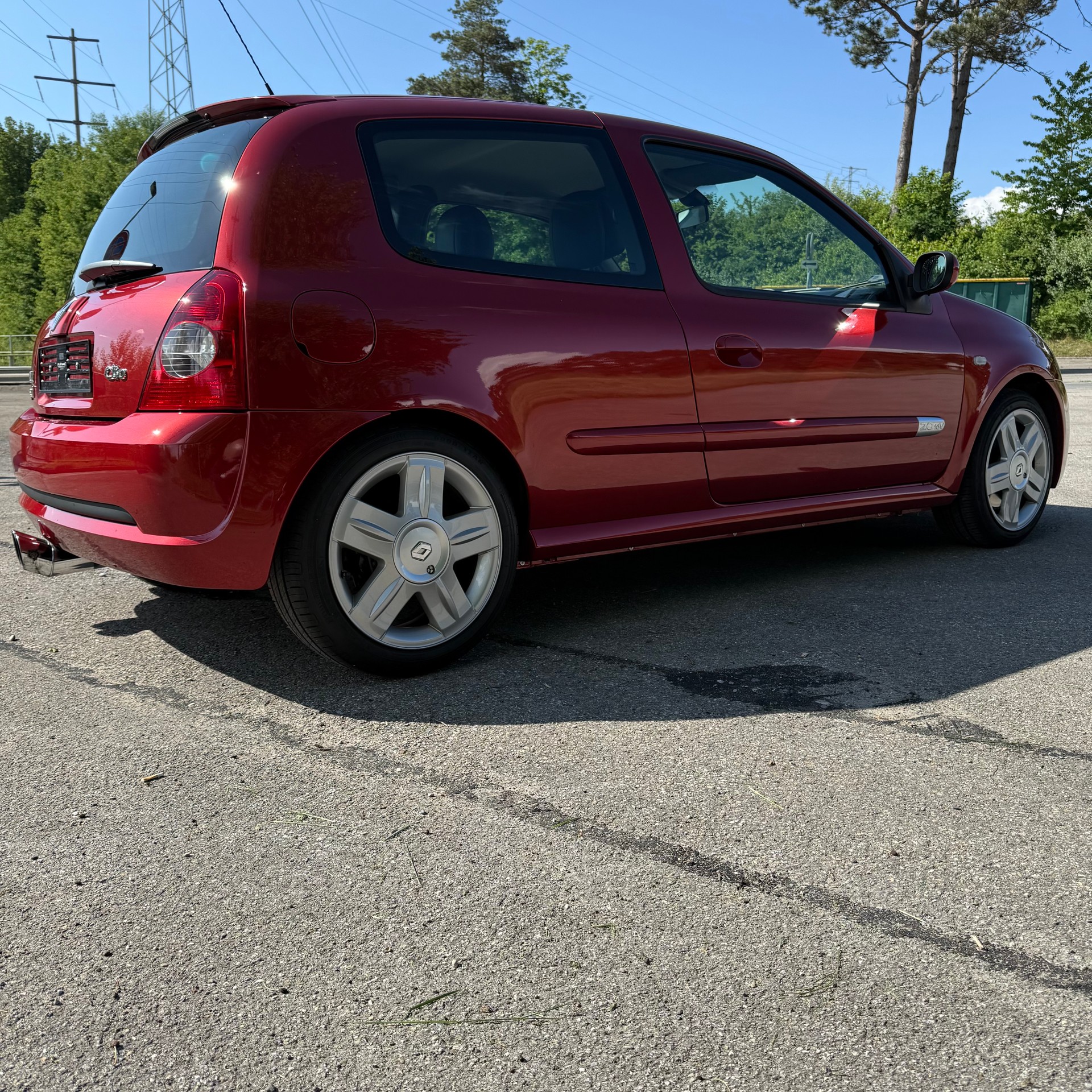 RENAULT Clio 2.0 16V Sport-image-3