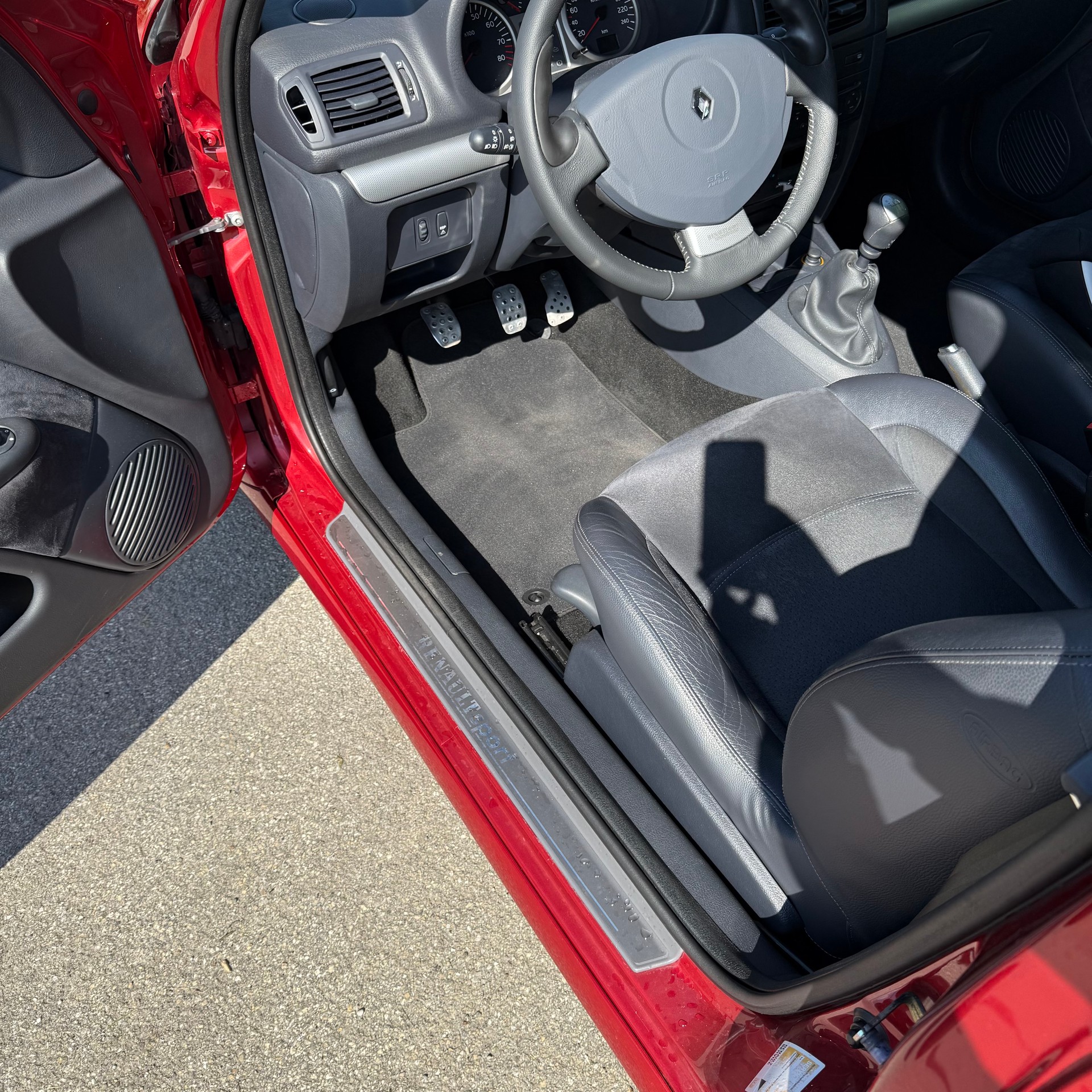 RENAULT Clio 2.0 16V Sport-image-5