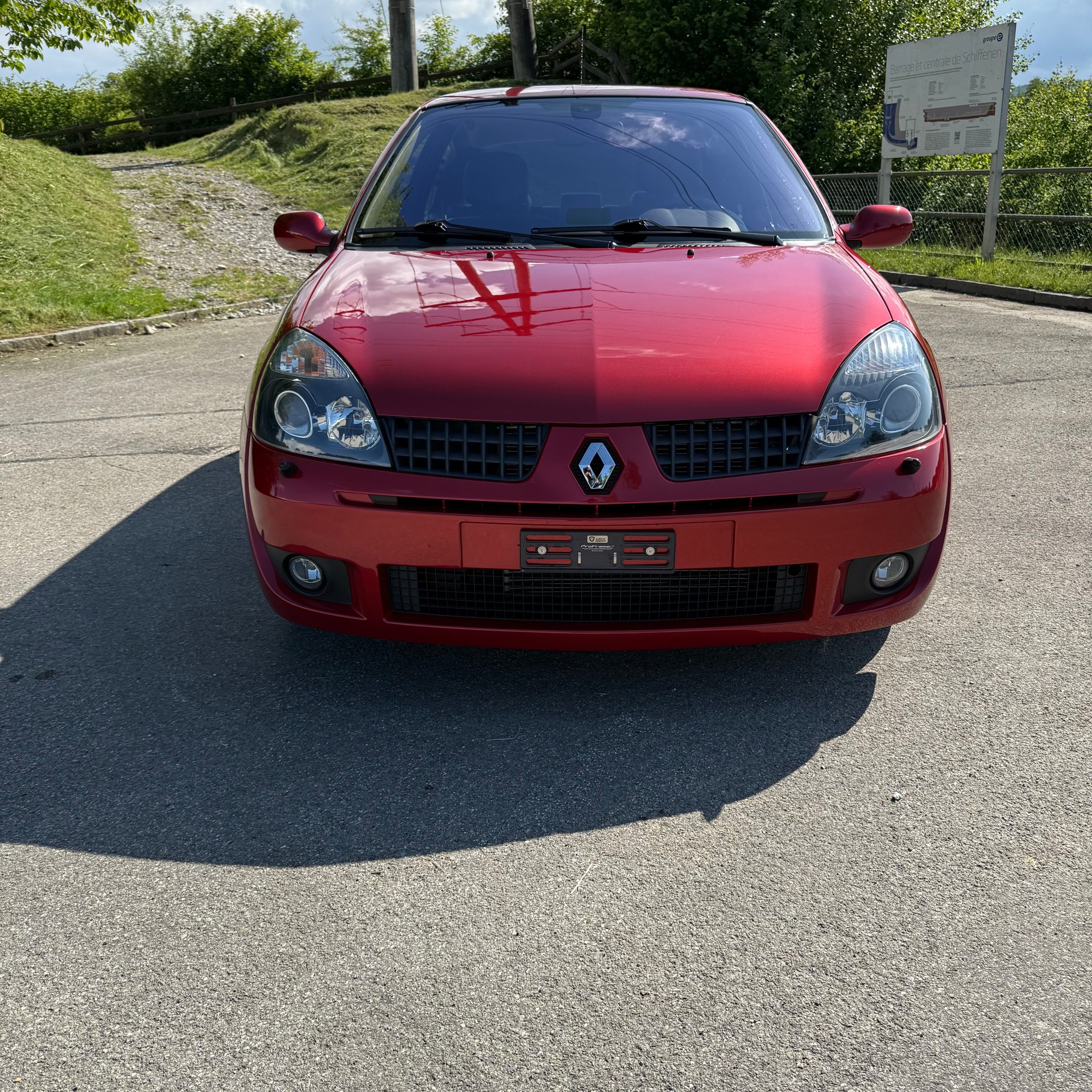 RENAULT Clio 2.0 16V Sport-image-10