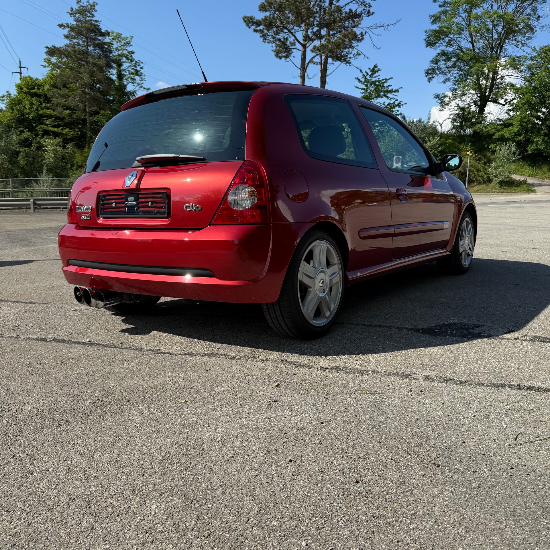RENAULT Clio 2.0 16V Sport-image-11