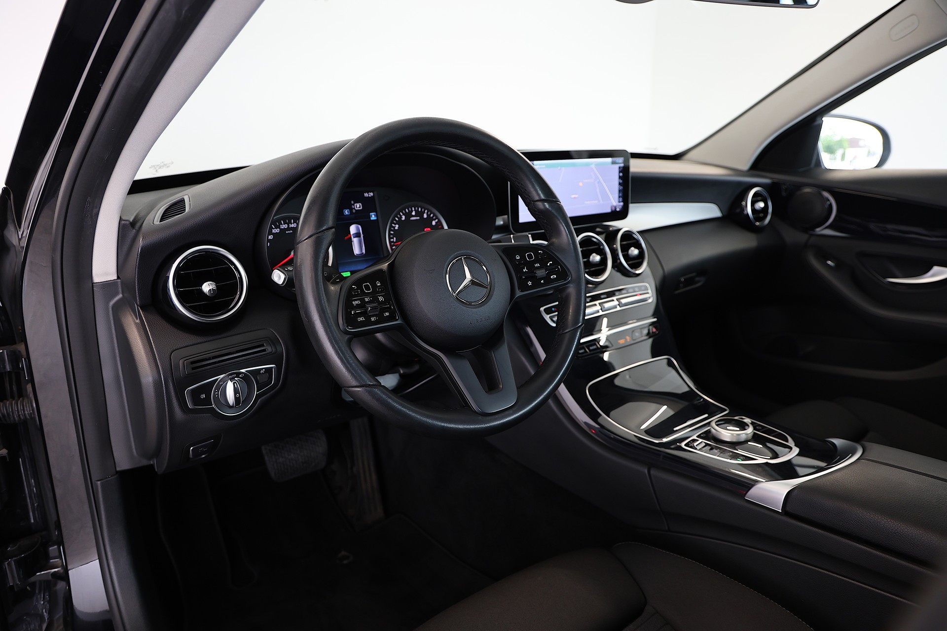 MERCEDES-BENZ C 200 4Matic 9G-Tronic-image-7