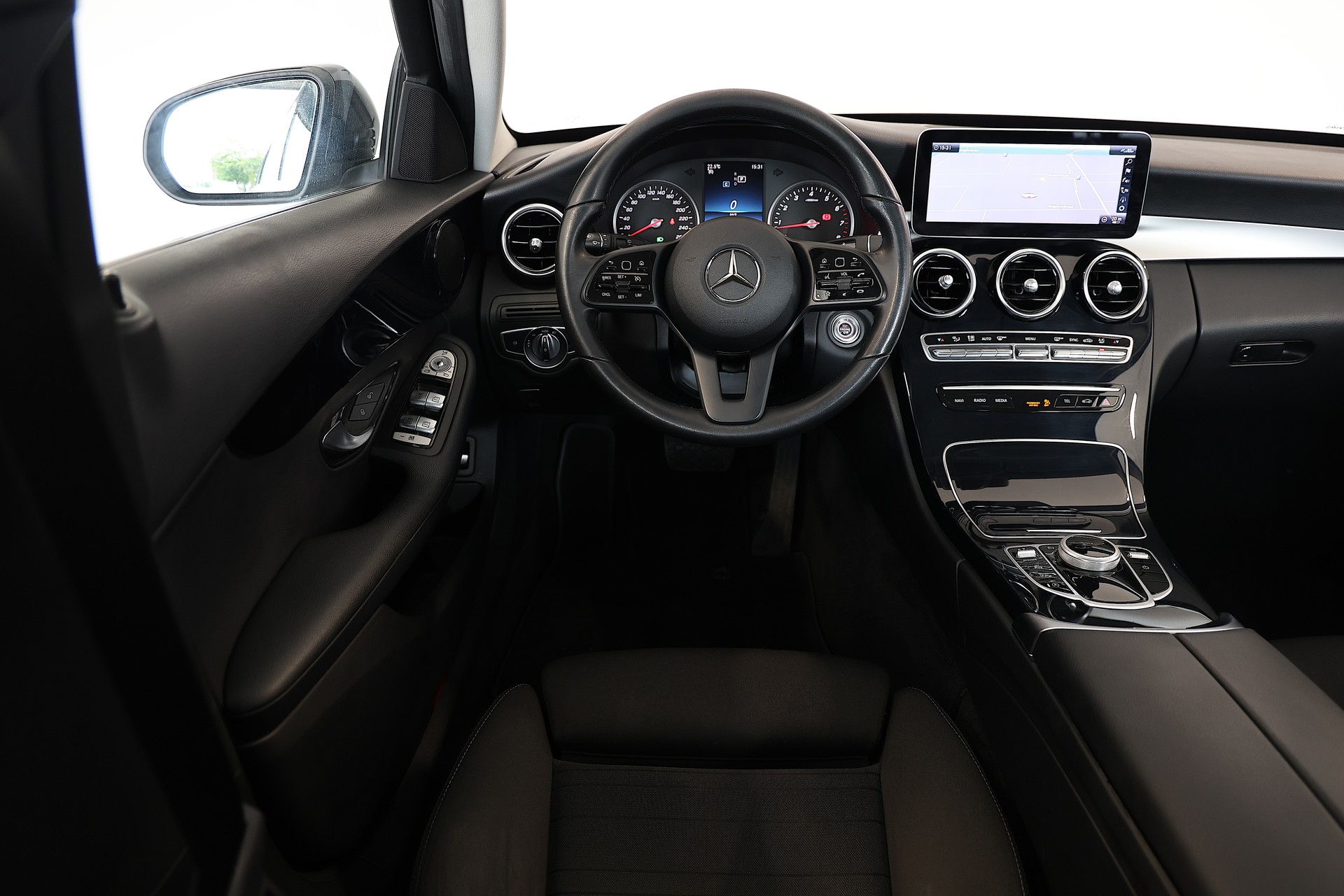 MERCEDES-BENZ C 200 4Matic 9G-Tronic-image-8