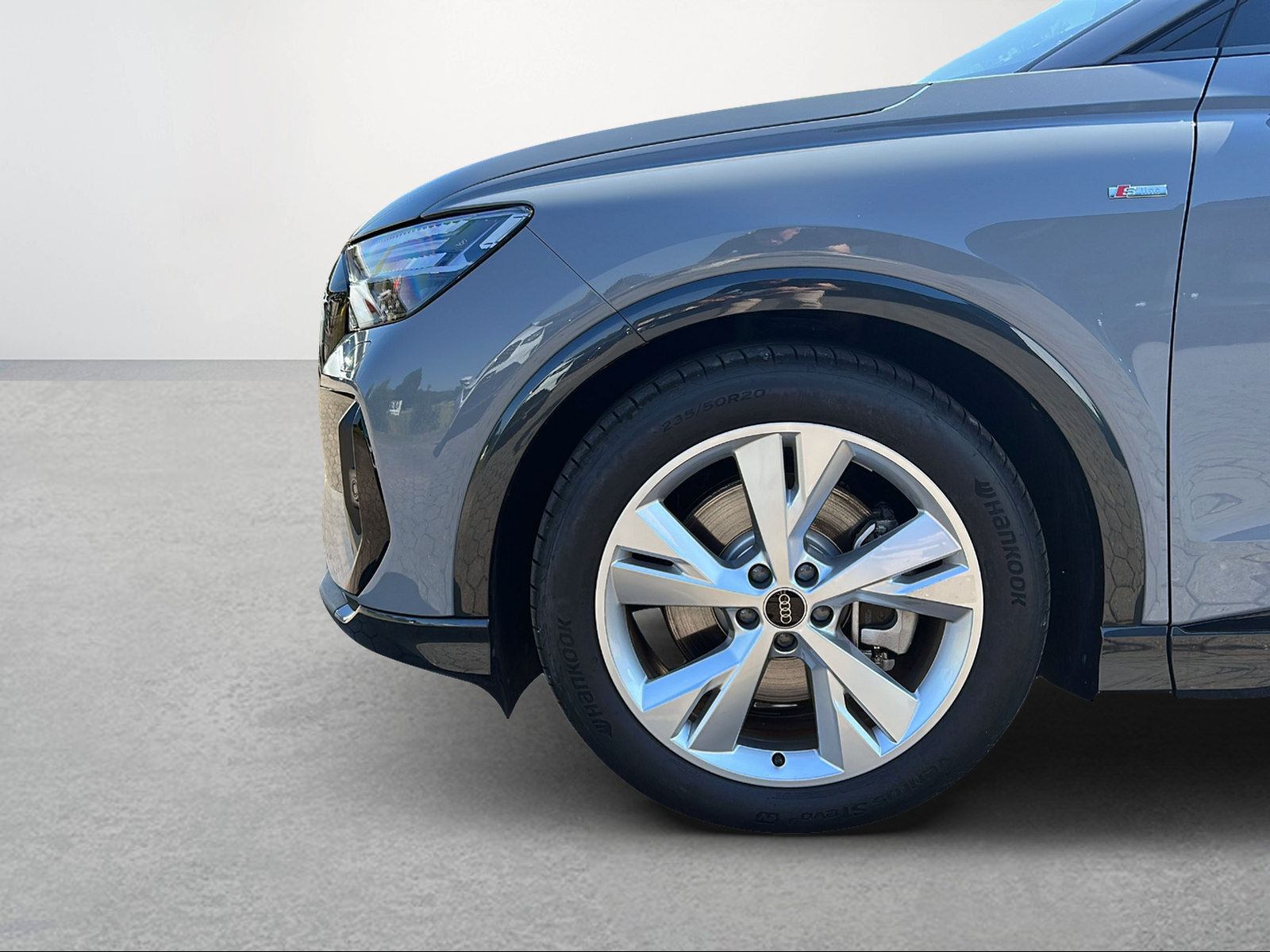 AUDI Q4 Sportback e-tron 45 Attraction quattro-image-8