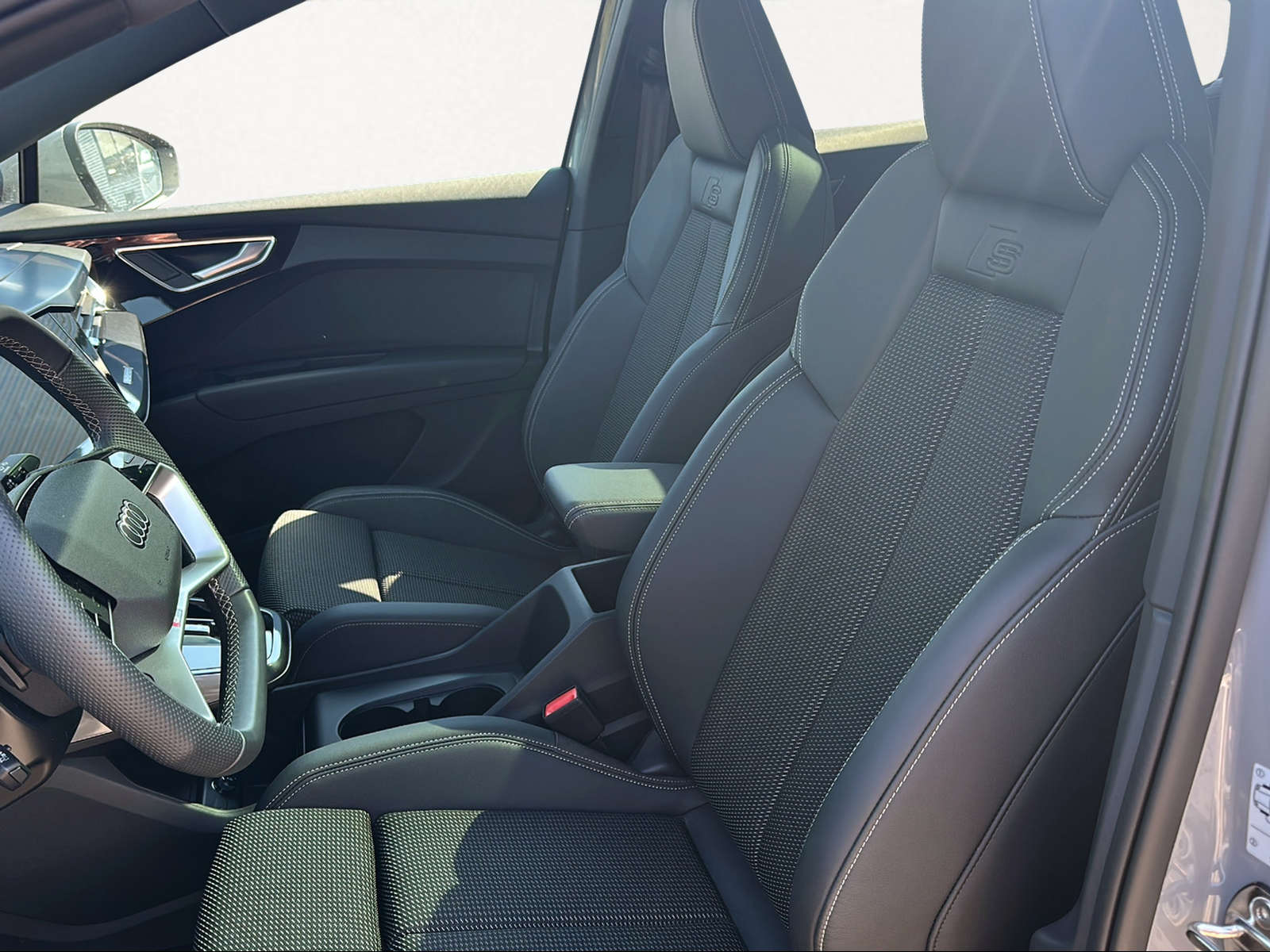 AUDI Q4 Sportback e-tron 45 Attraction quattro-image-5