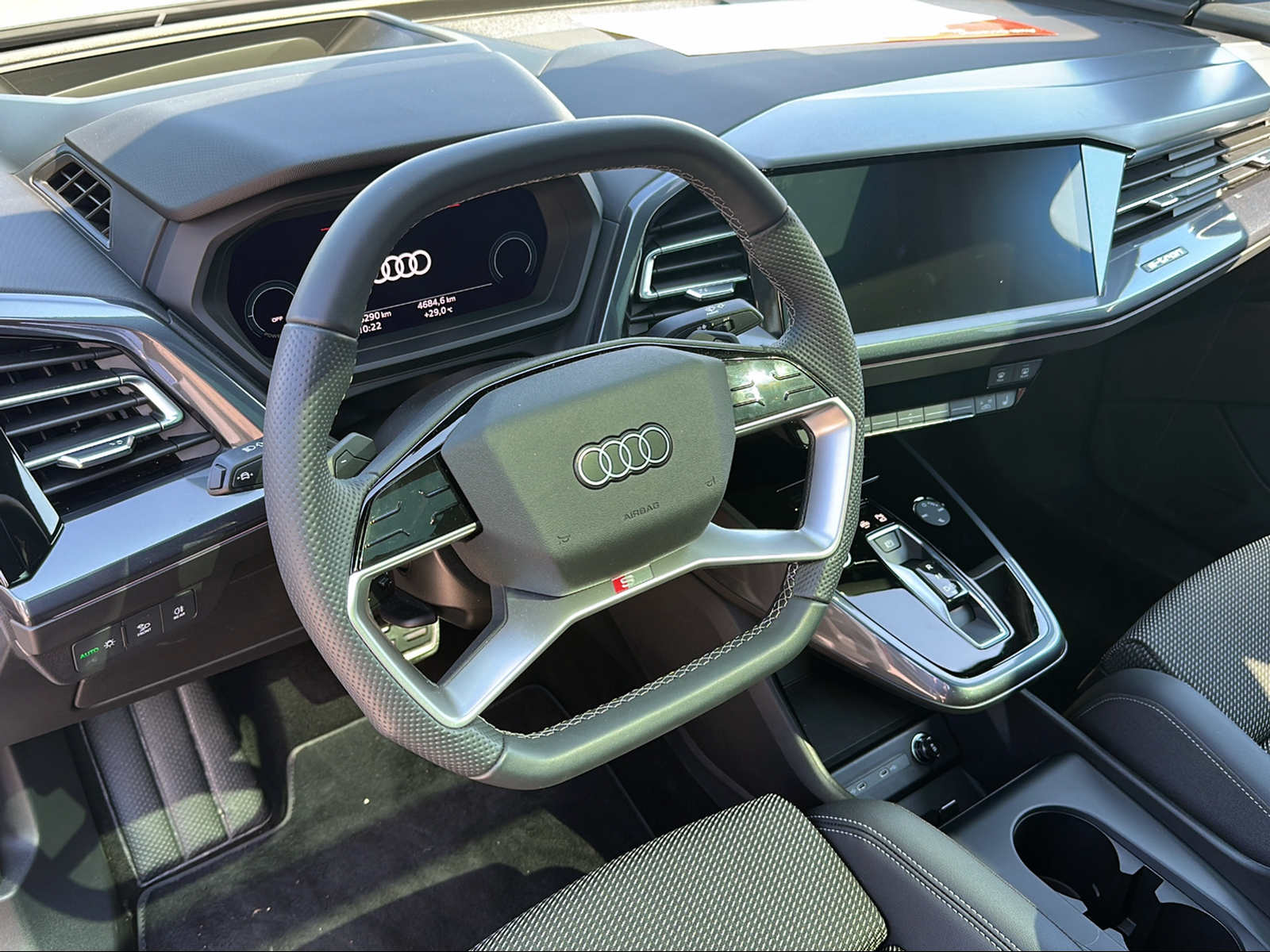 AUDI Q4 Sportback e-tron 45 Attraction quattro-image-6
