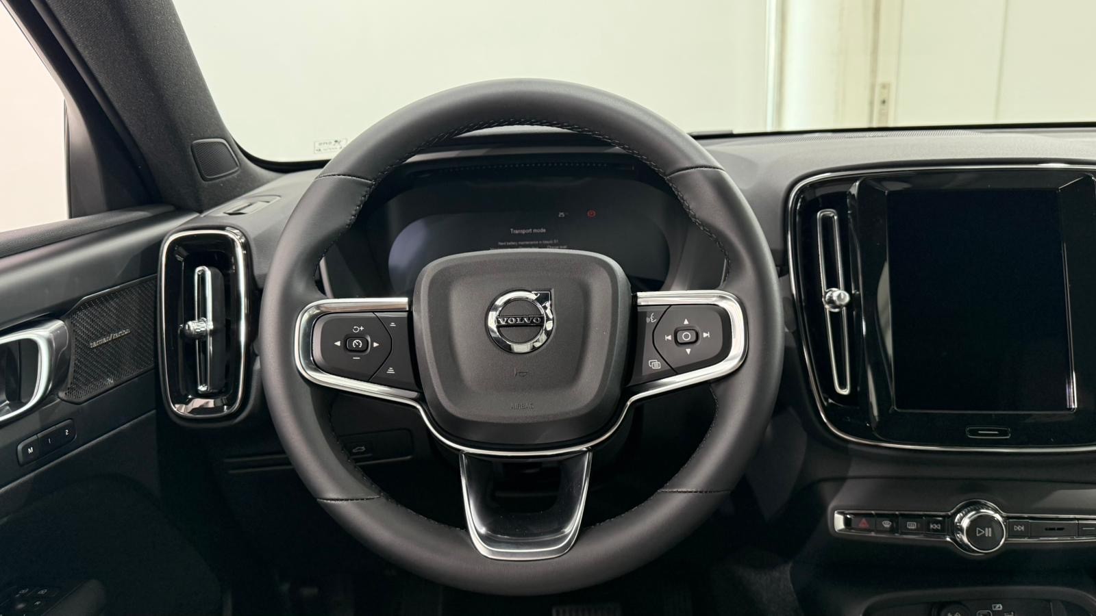 VOLVO EX40 Twin Ultra AWD-image-13