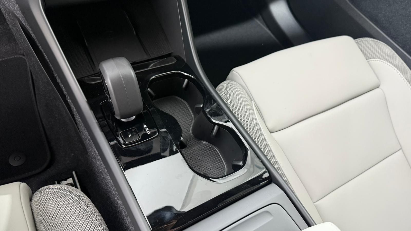 VOLVO EX40 Twin Ultra AWD-image-9