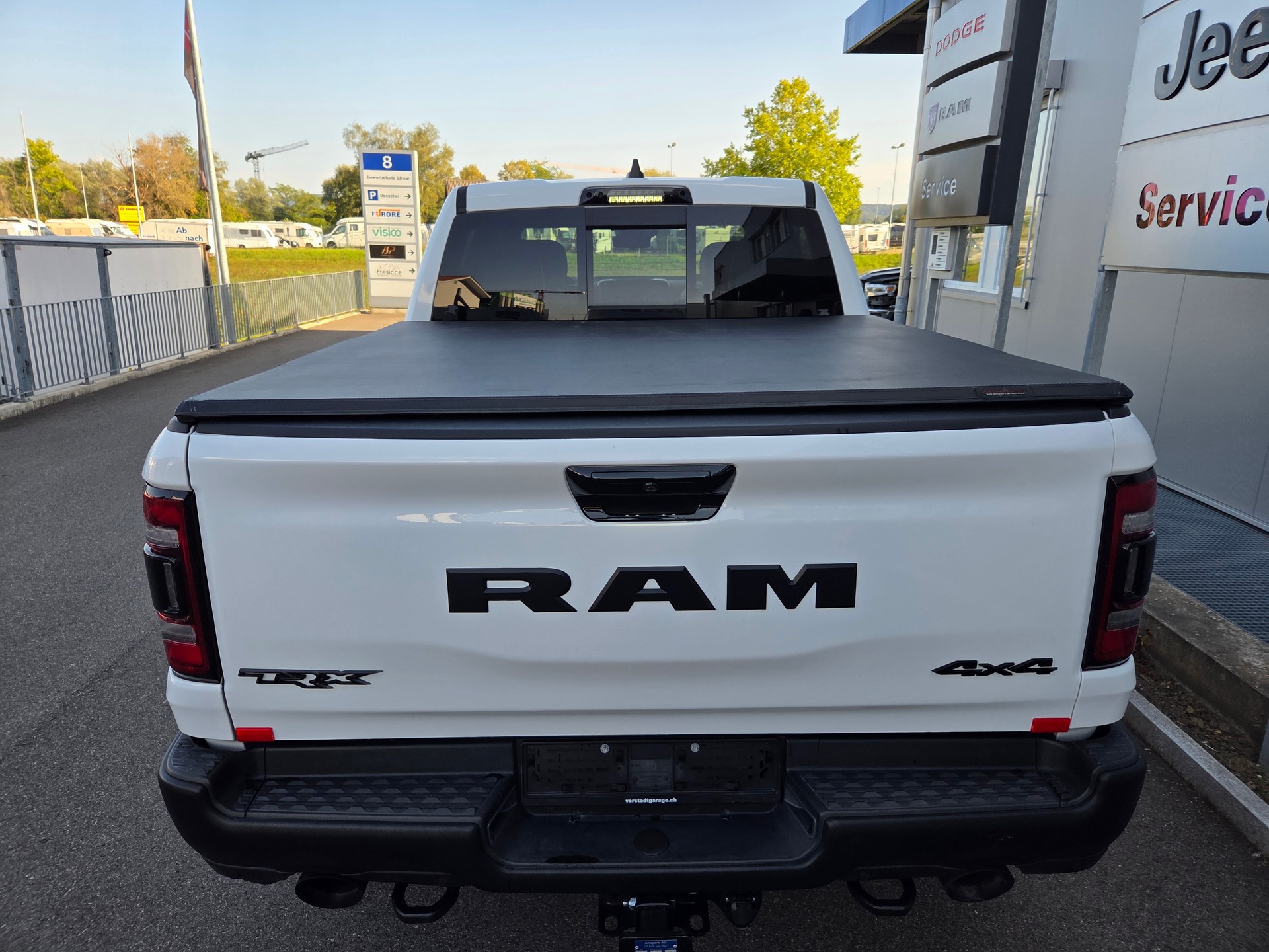 DODGE Ram 1500 6.2 V8 4x4 TRX Final Edition / 711 PS / Liftkit / 3.5T AHK-showroom-element-3